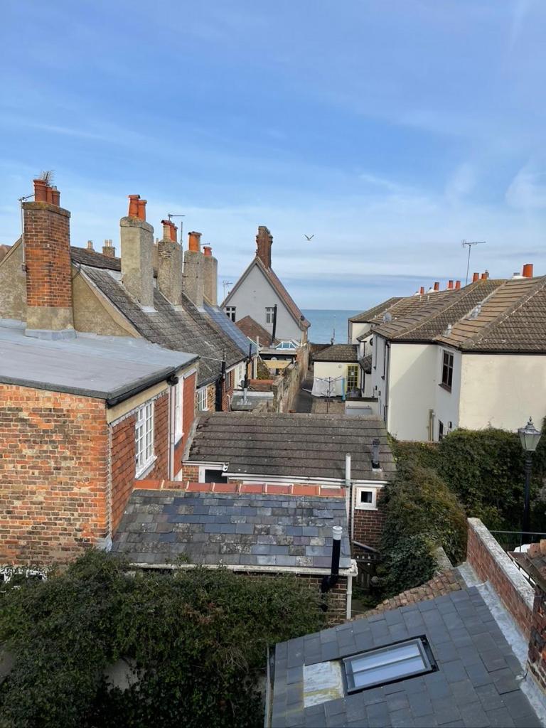 The Old Smoke House view 3