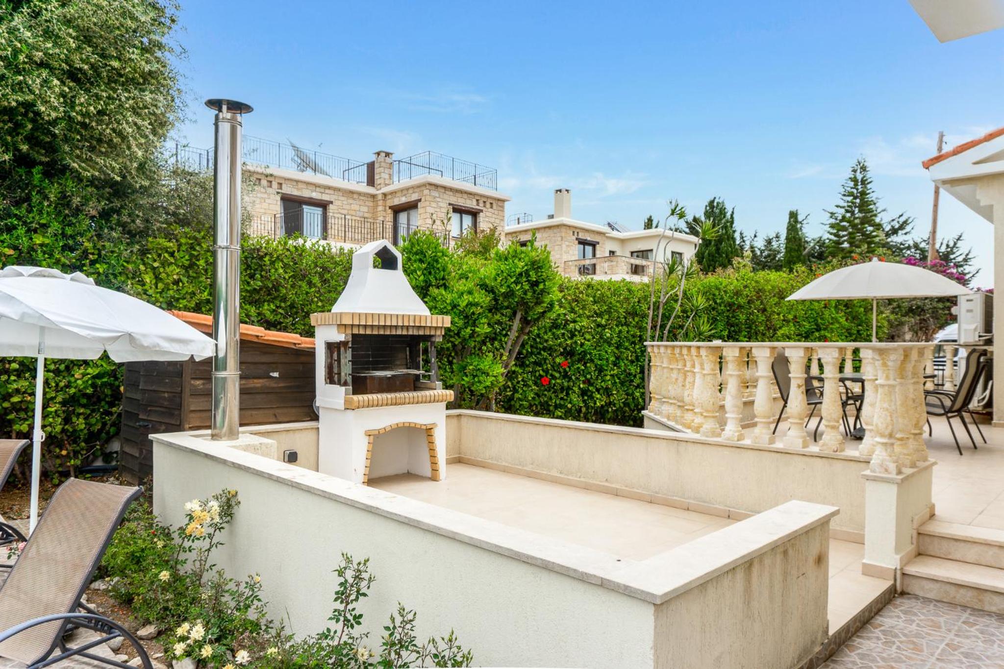 Villa Deja Blue by Ezoria Villas view 3