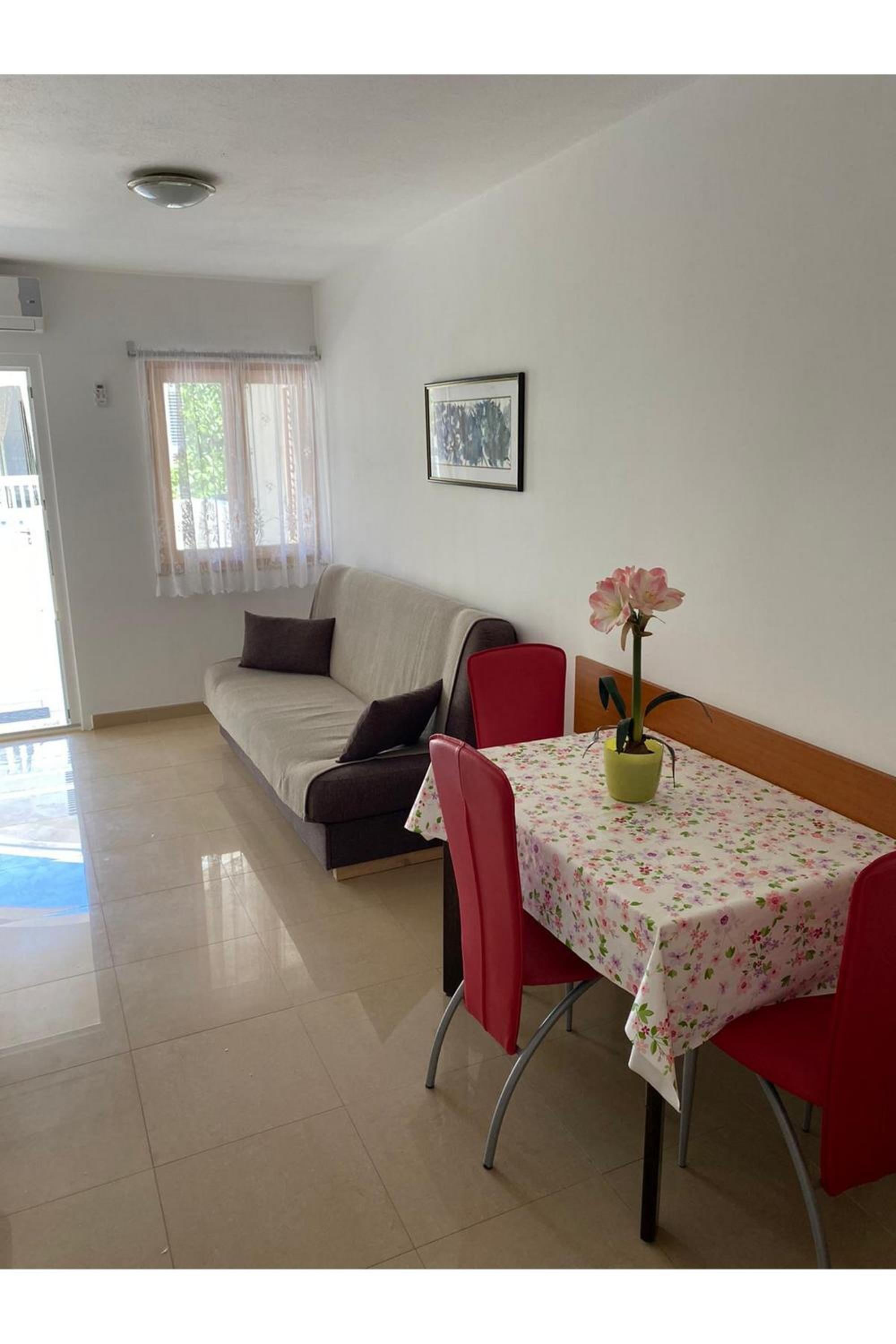 Apartment Nuka - One Bedroom Apartment with Terrace view 2