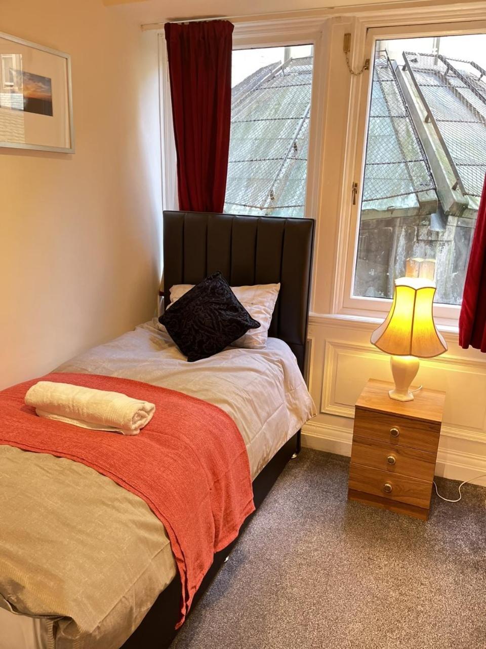 Royal Mile Mansions 2 Bedroom - Edinburgh City Centre