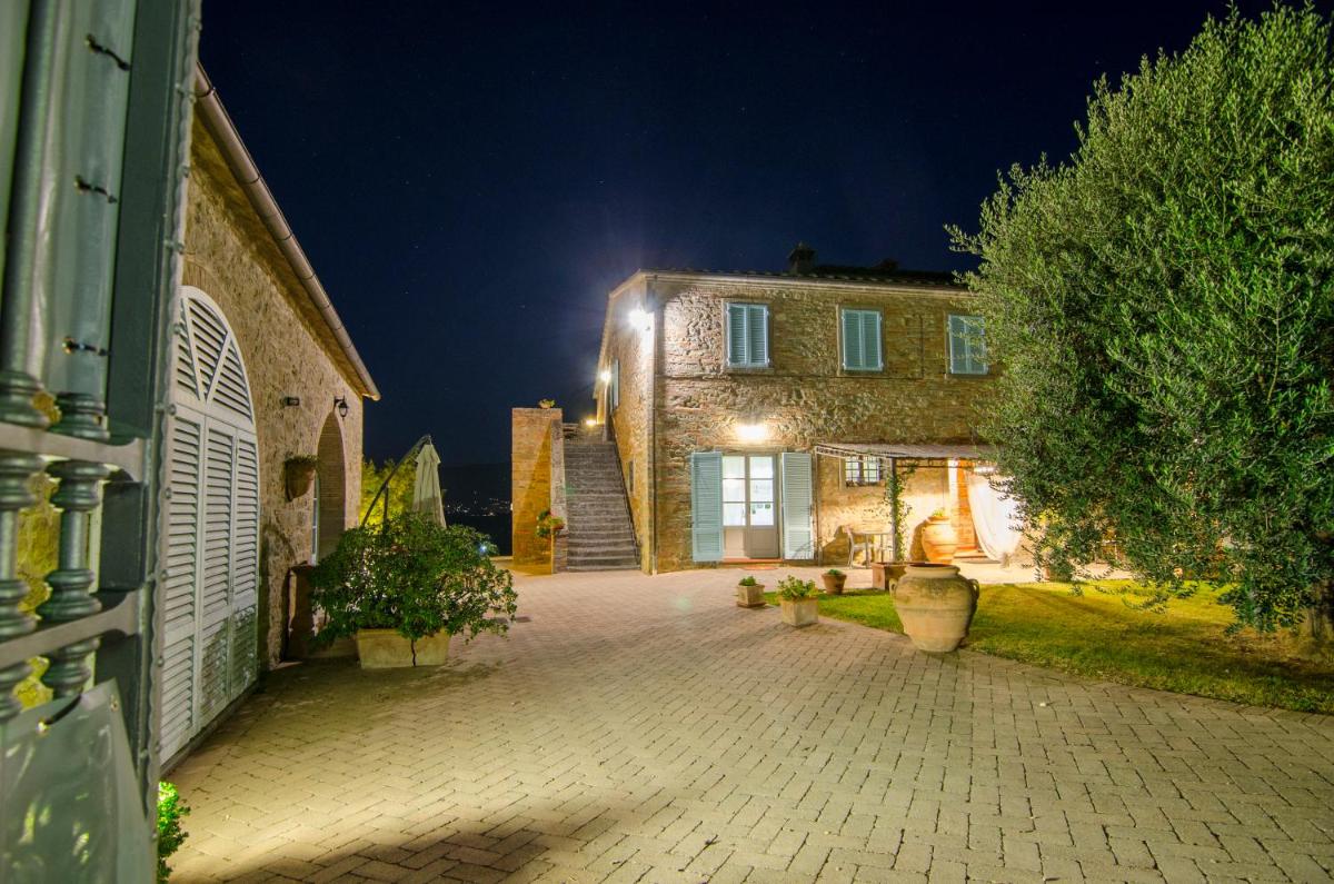 12 bedrooms mansion with city view private pool and enclosed garden at Cortona