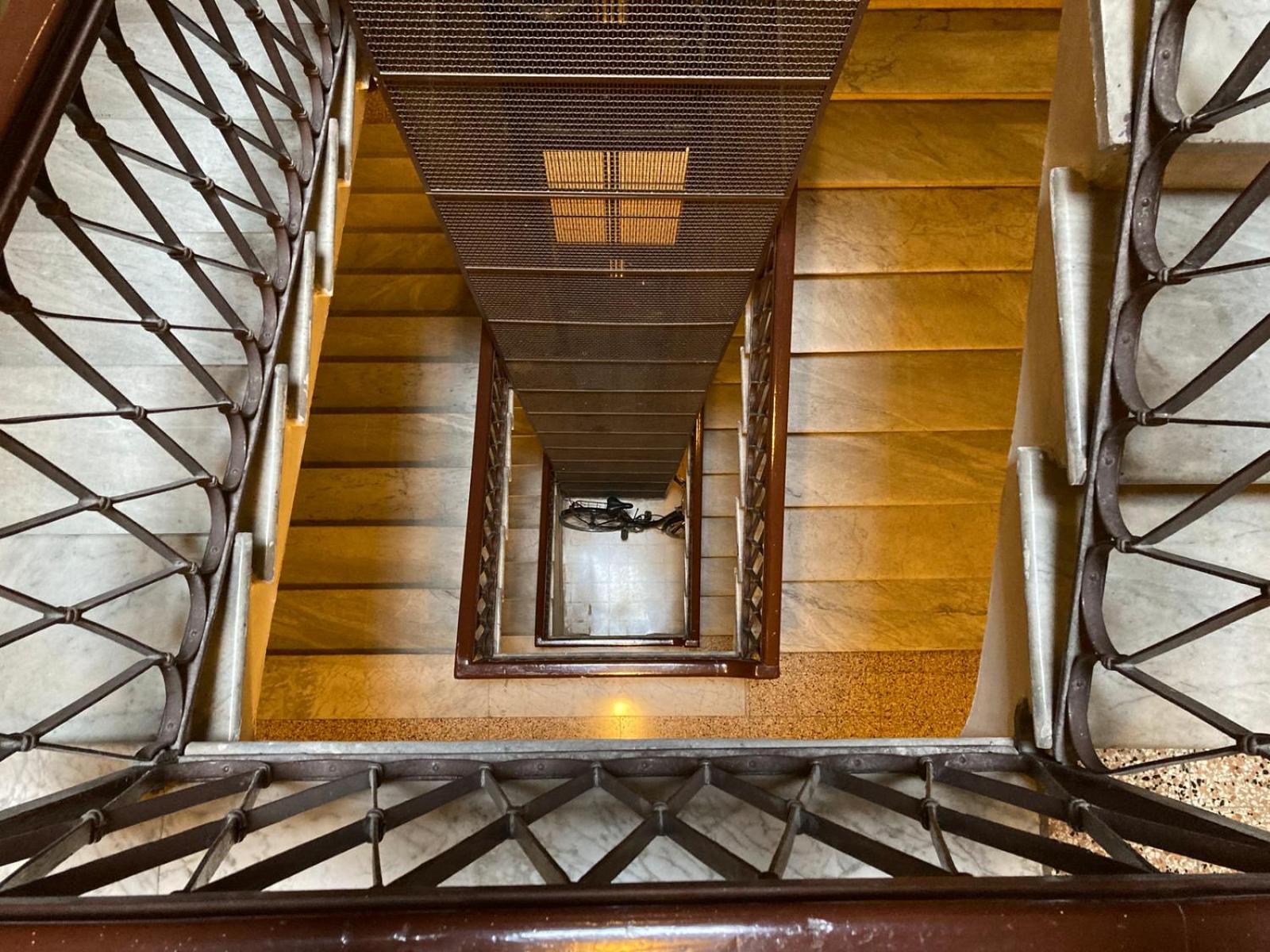 Sunny flat near Villa Borghese