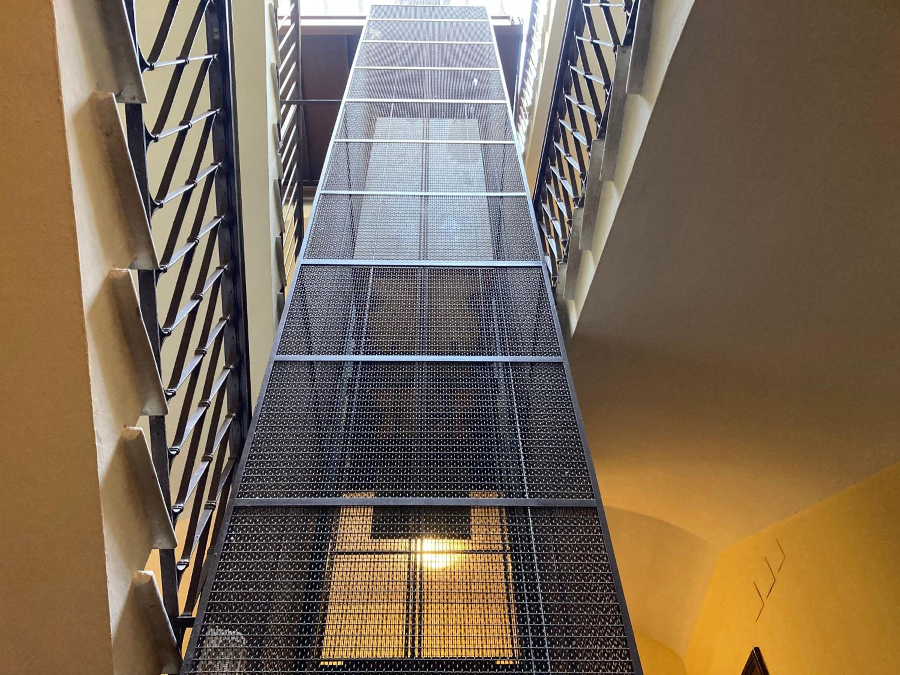 Sunny flat near Villa Borghese