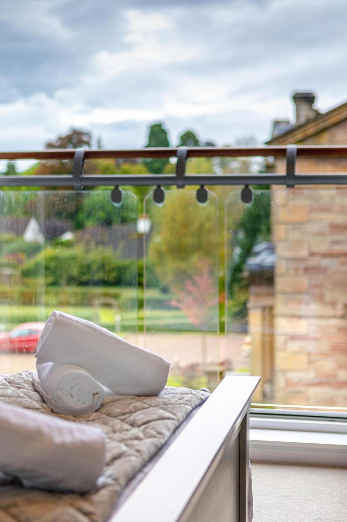 Hedgefield House - Serene Top Floor Apartment view 4