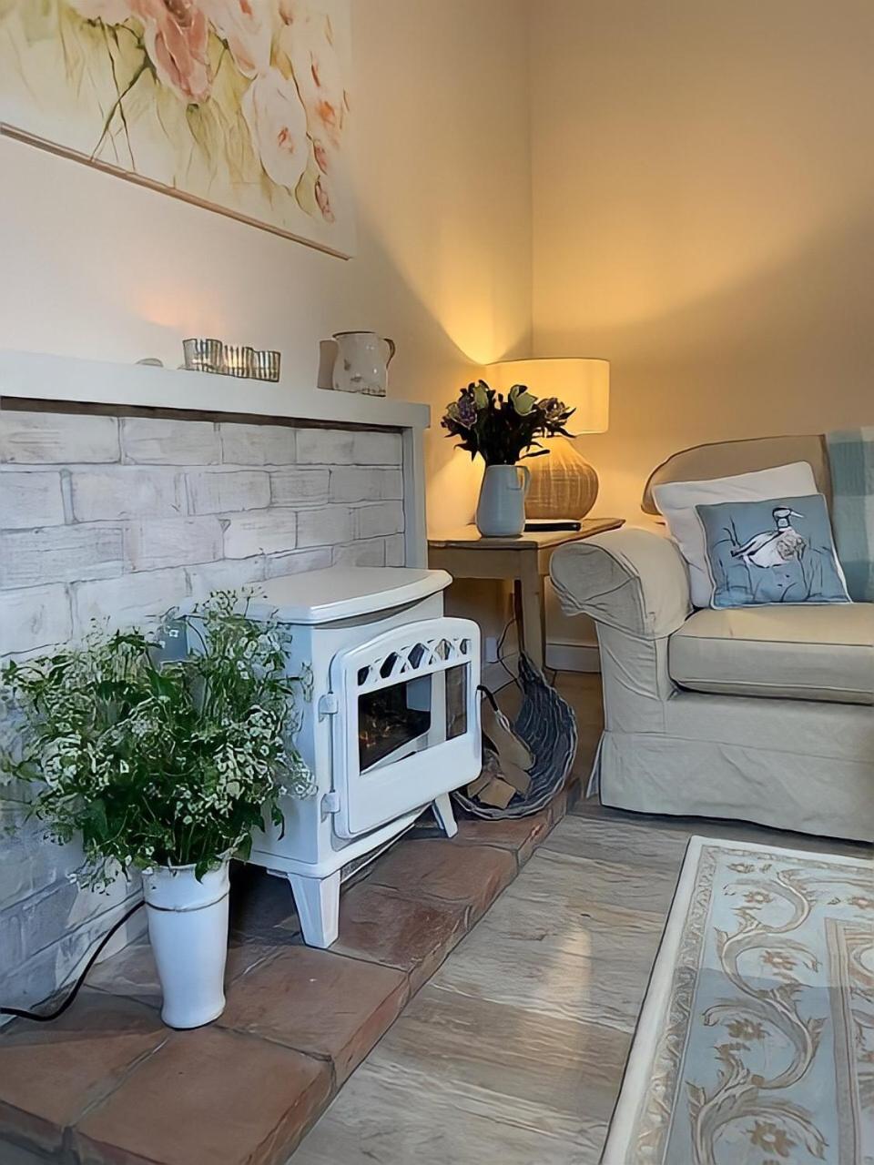 Bramble cottage at Waingrove Farm view 5
