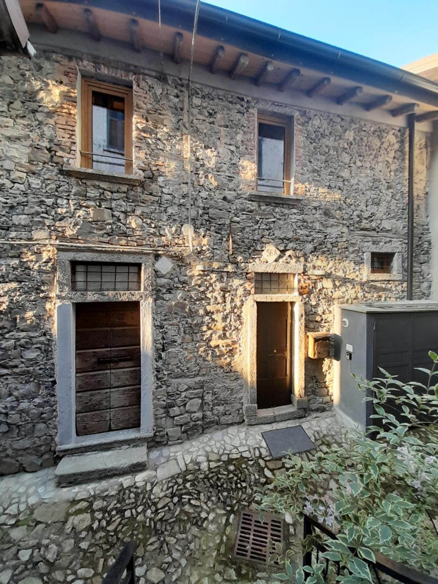 Antica Calvasino view 2