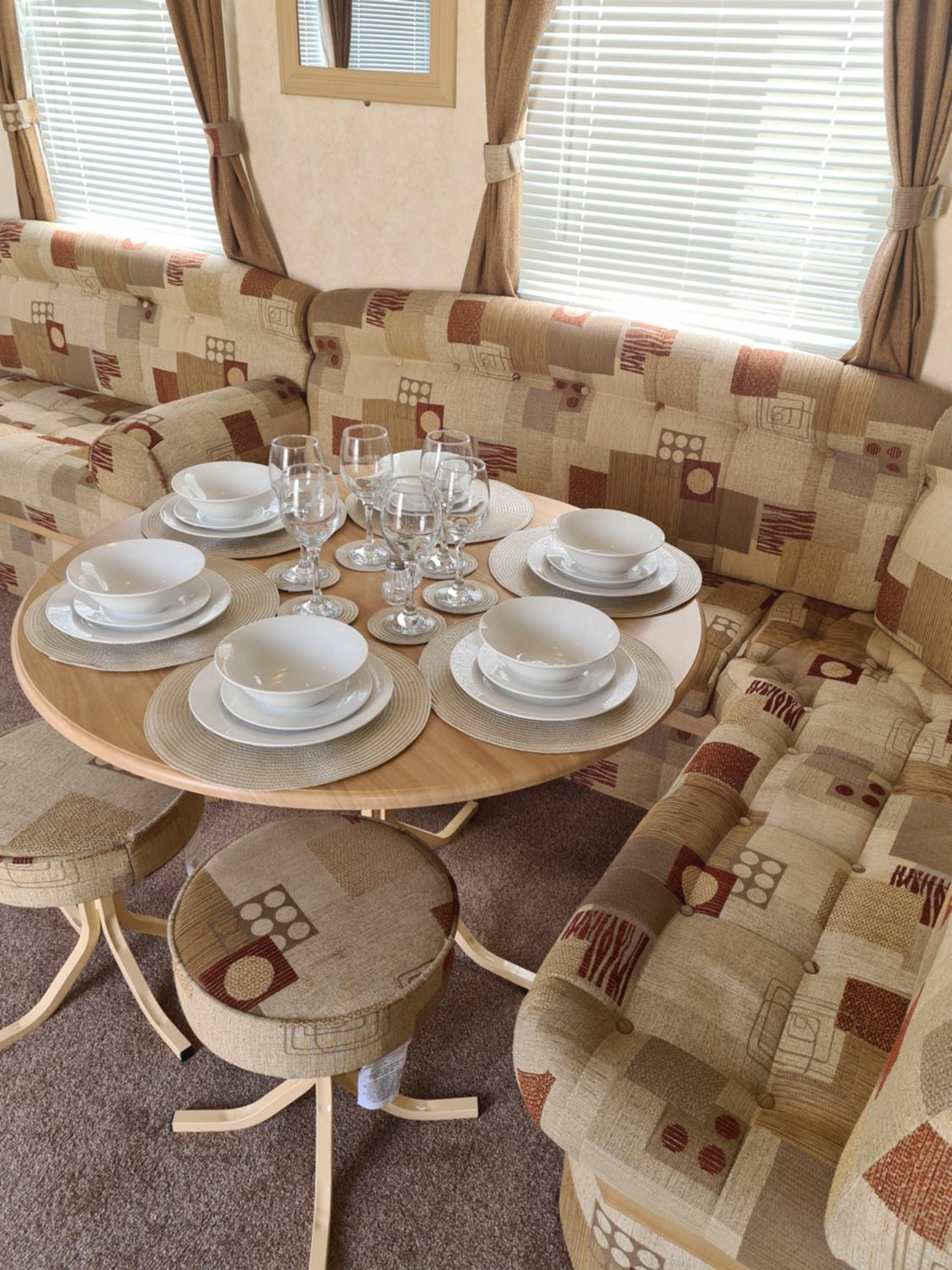 Superb 8 Berth Caravan, Golden Anchor Park view 3