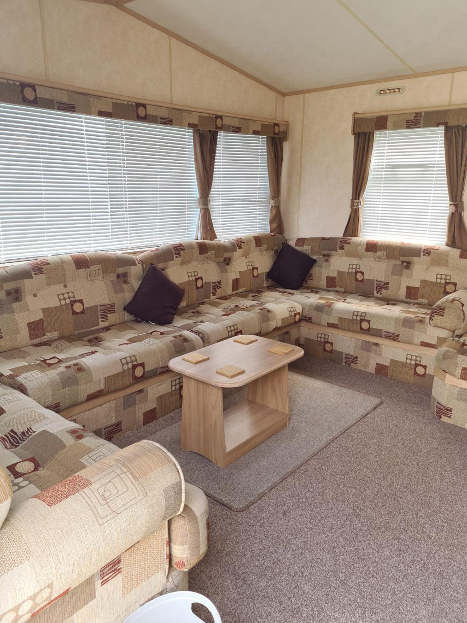 Superb 8 Berth Caravan, Golden Anchor Park view 4