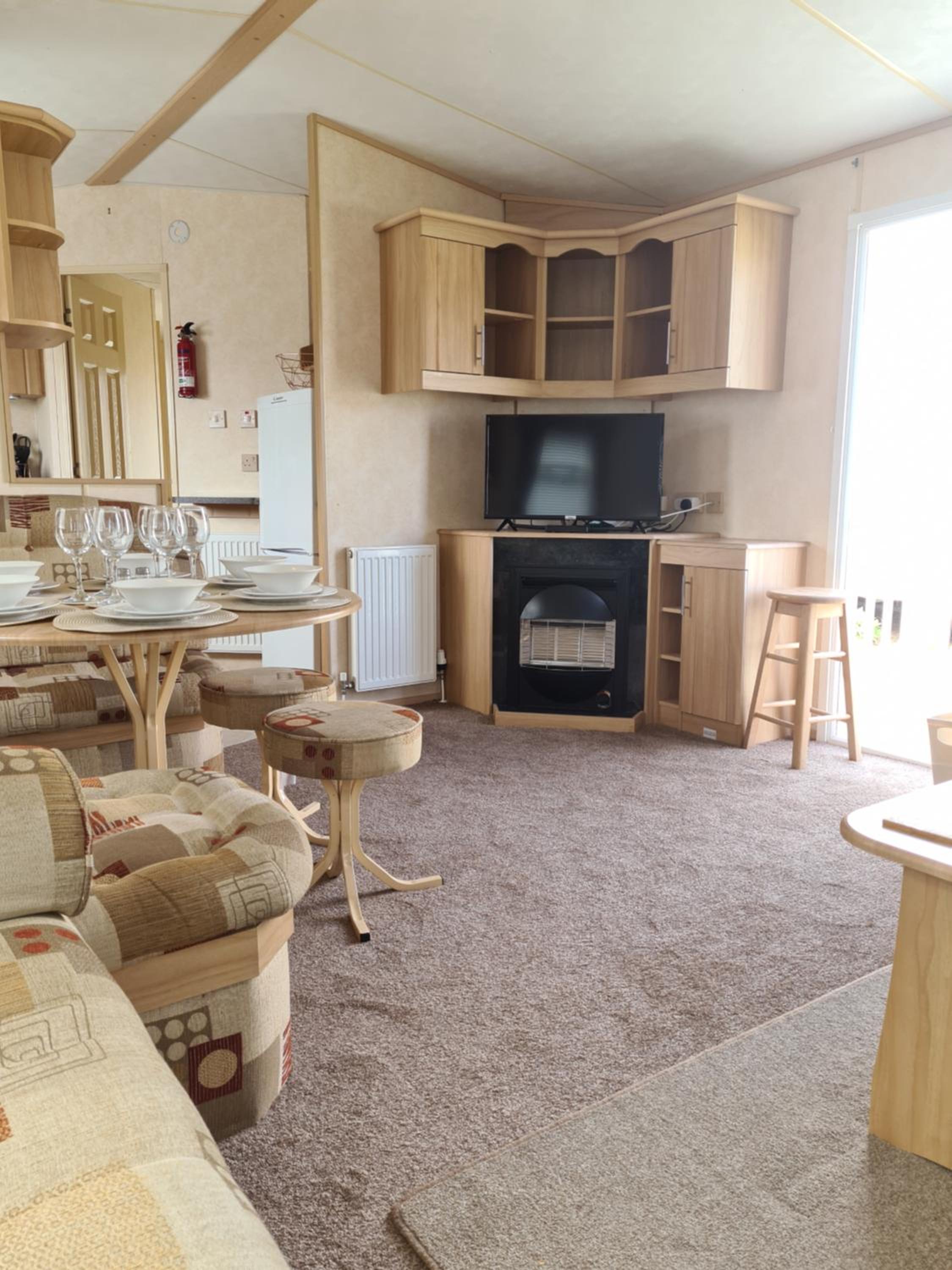 Superb 8 Berth Caravan, Golden Anchor Park view 5
