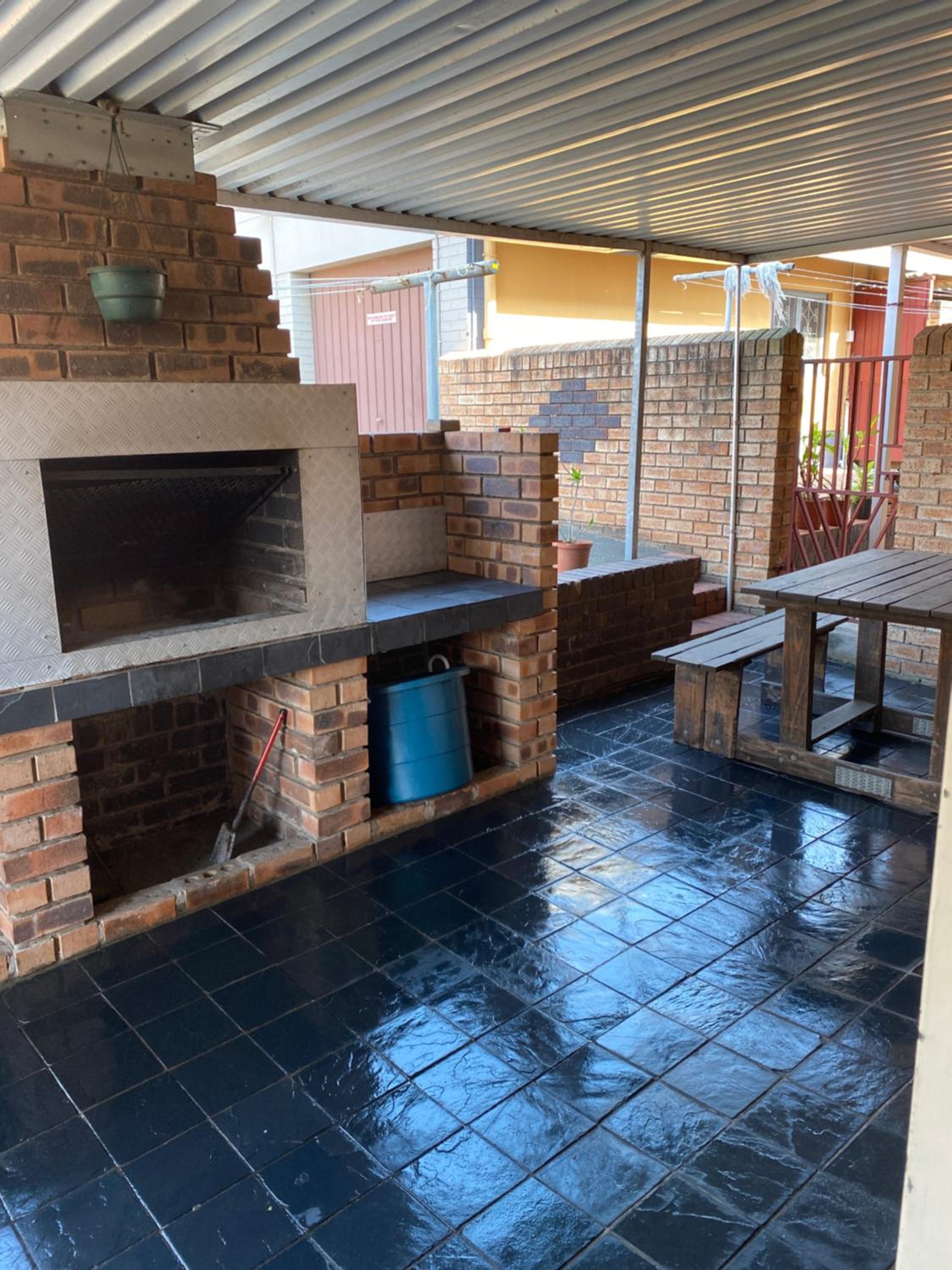 Acquila Guest House