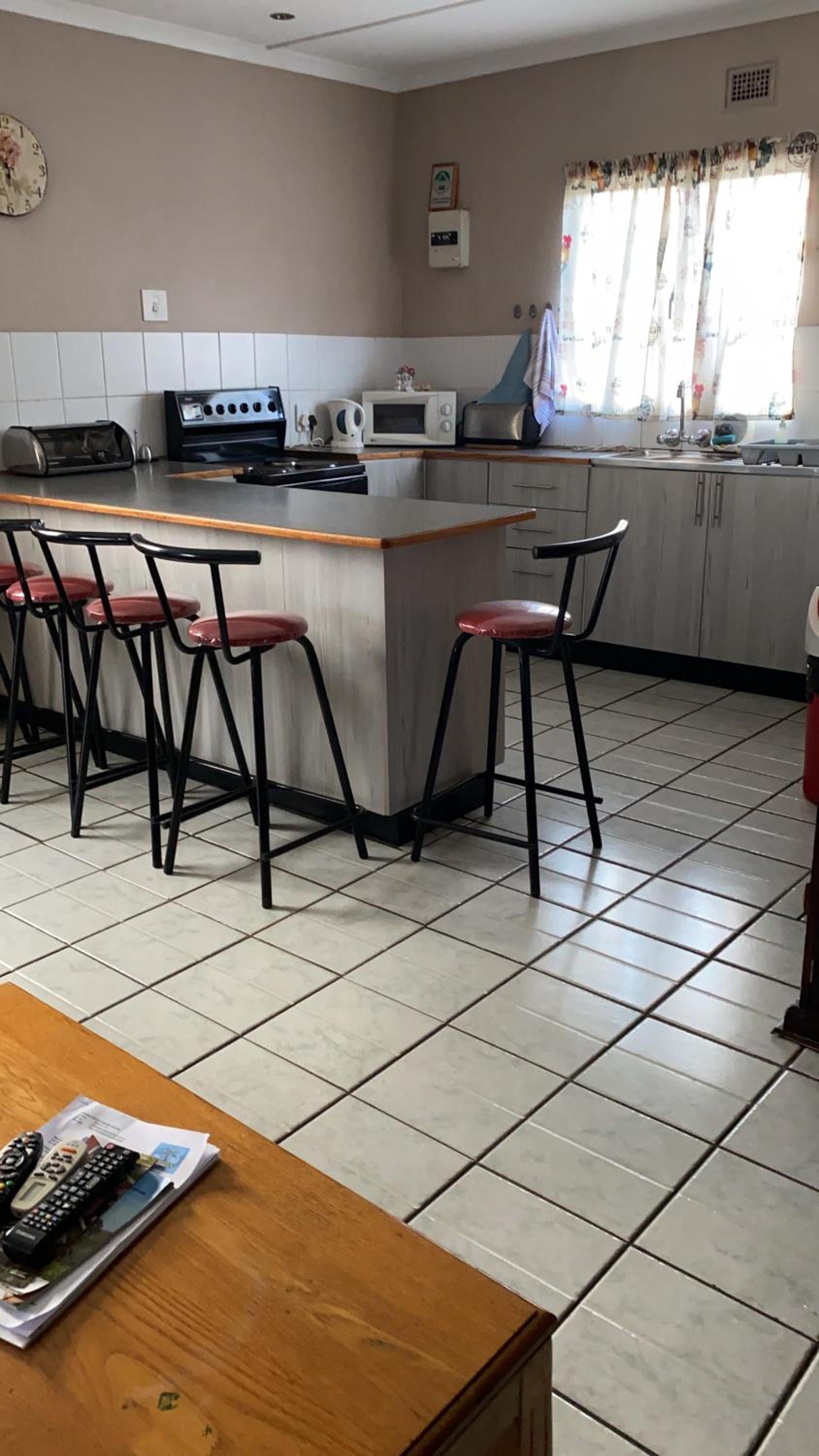 Acquila Guest House