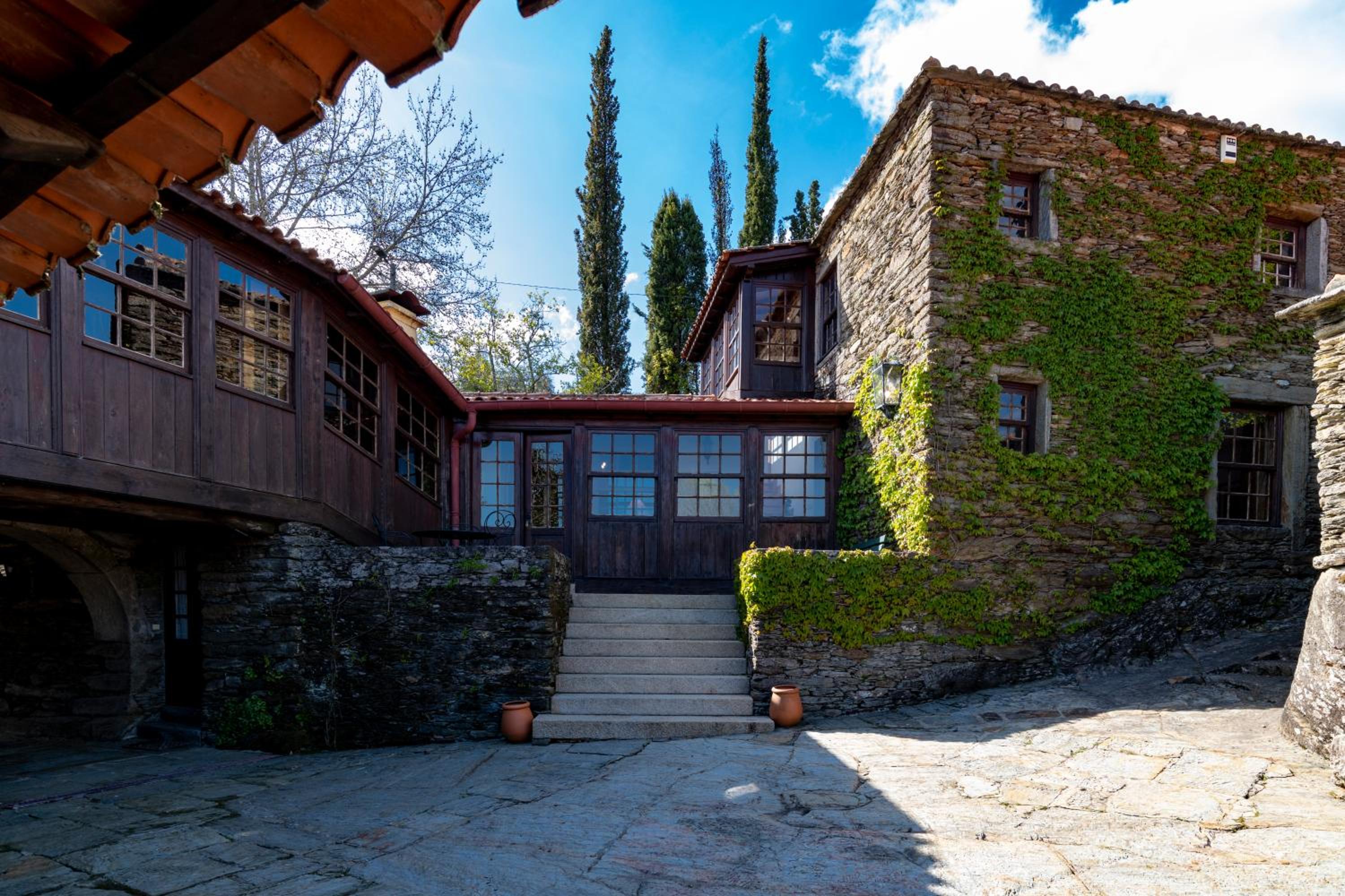 Quinta de Mourães - Casa do Xisto view 3
