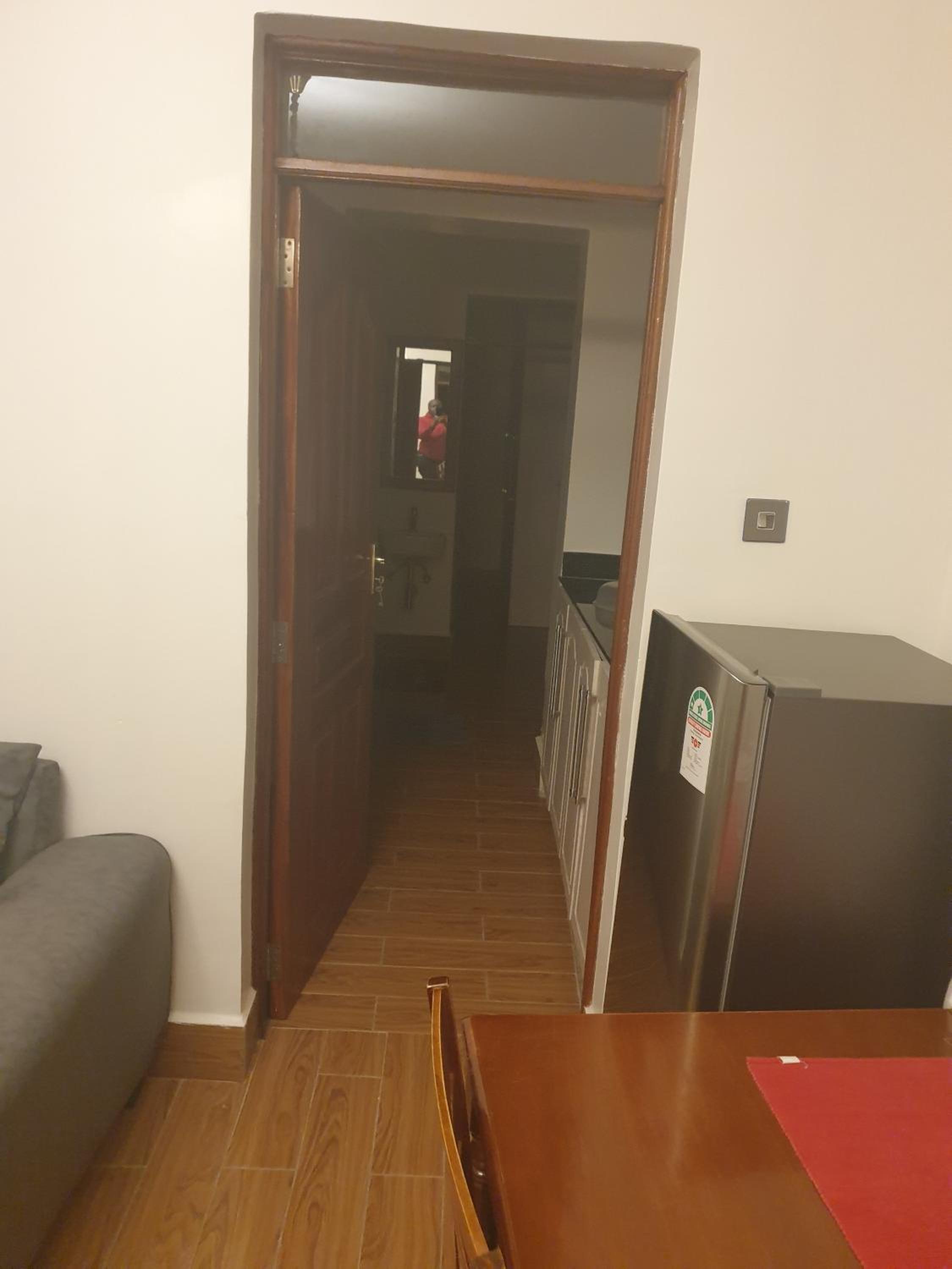 Lovely 2 and 1 bedroom guest units Karen view 4