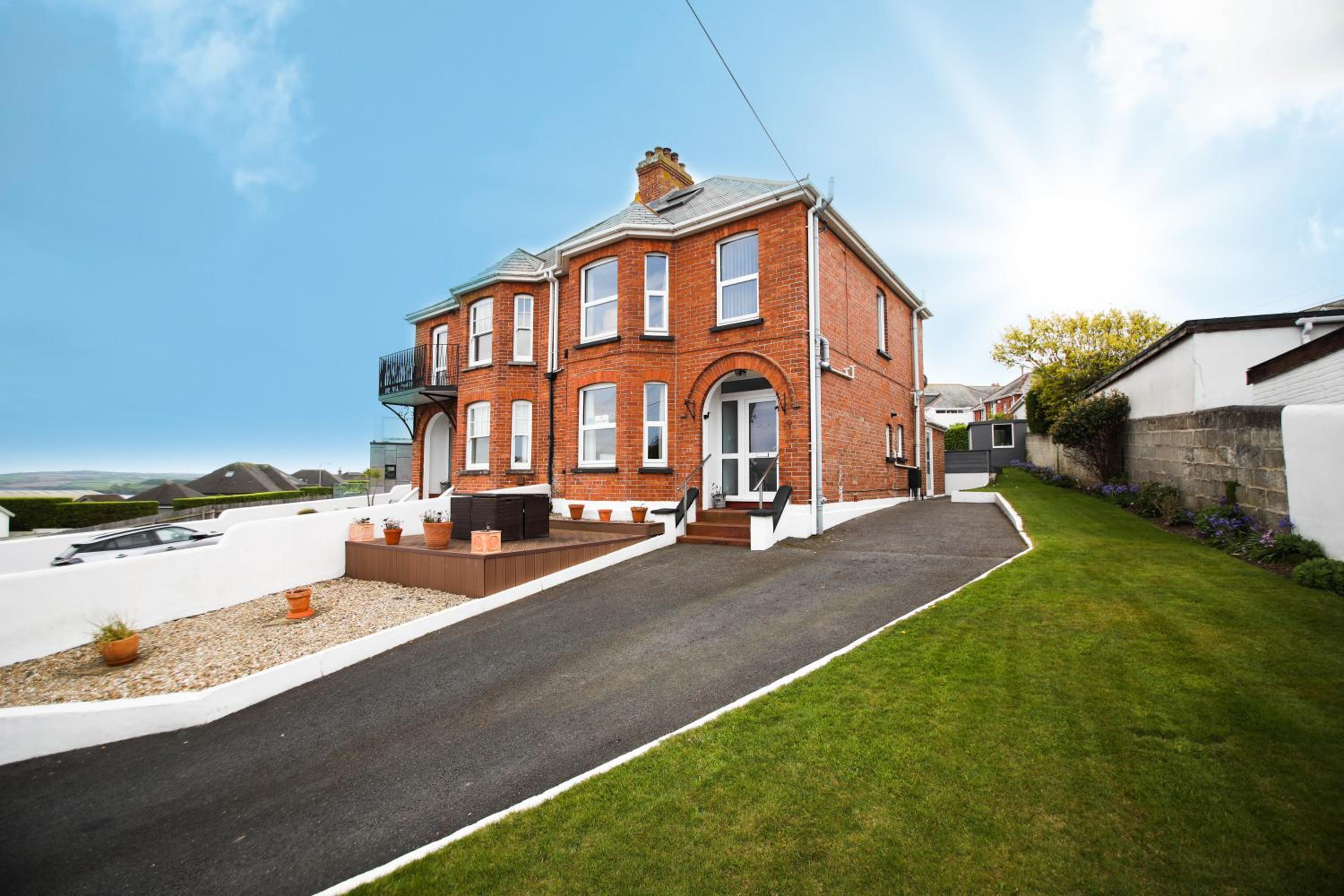 No 10 Treverbyn Road B & B view 3