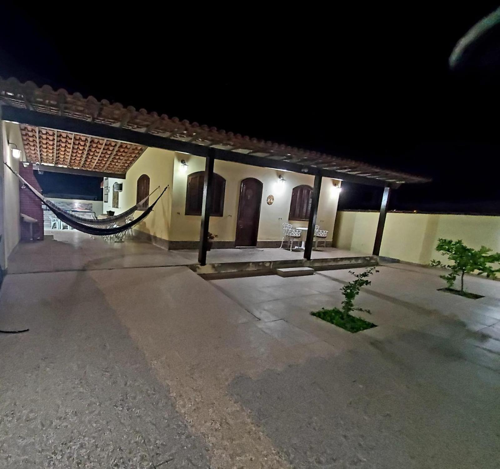 Casa em Condomínio com Piscina Privativa