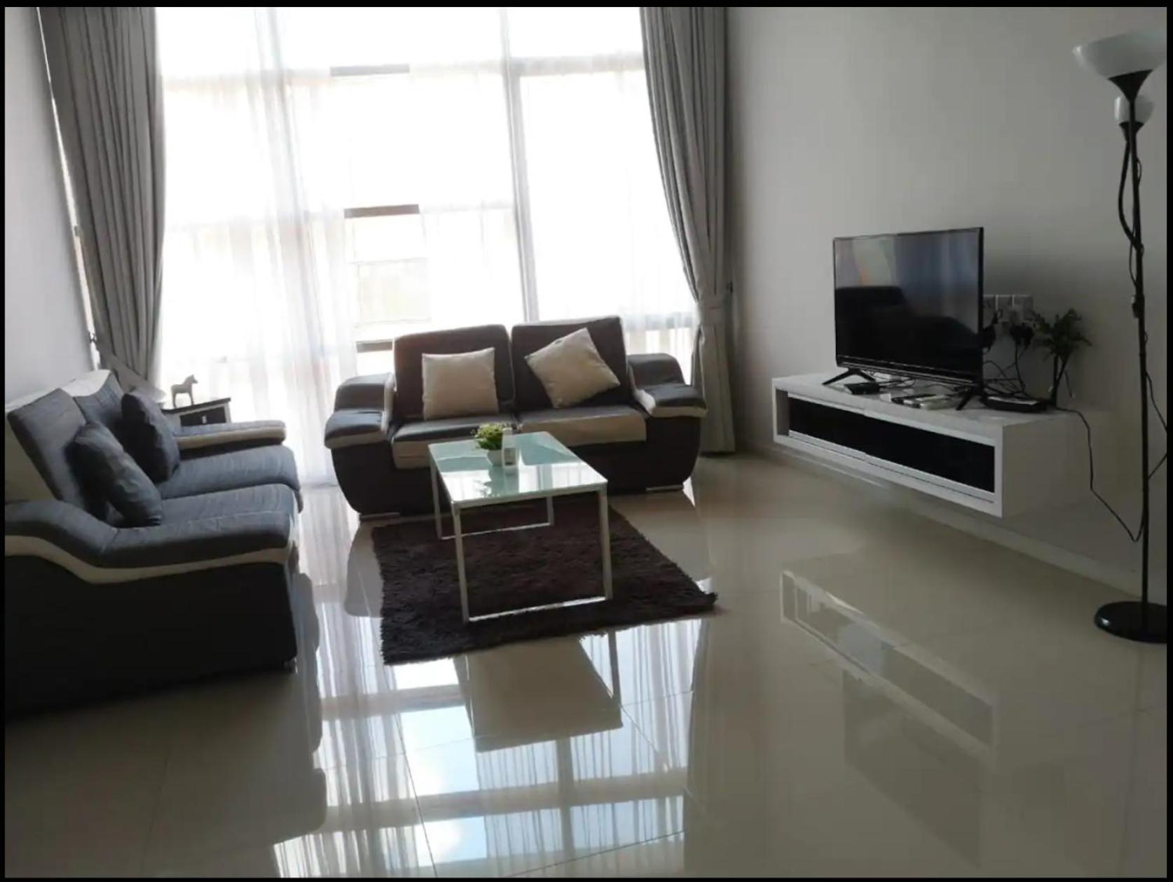 Executive 2-Bedroom Next to Paradigm Mall and New World Hotel photo 1