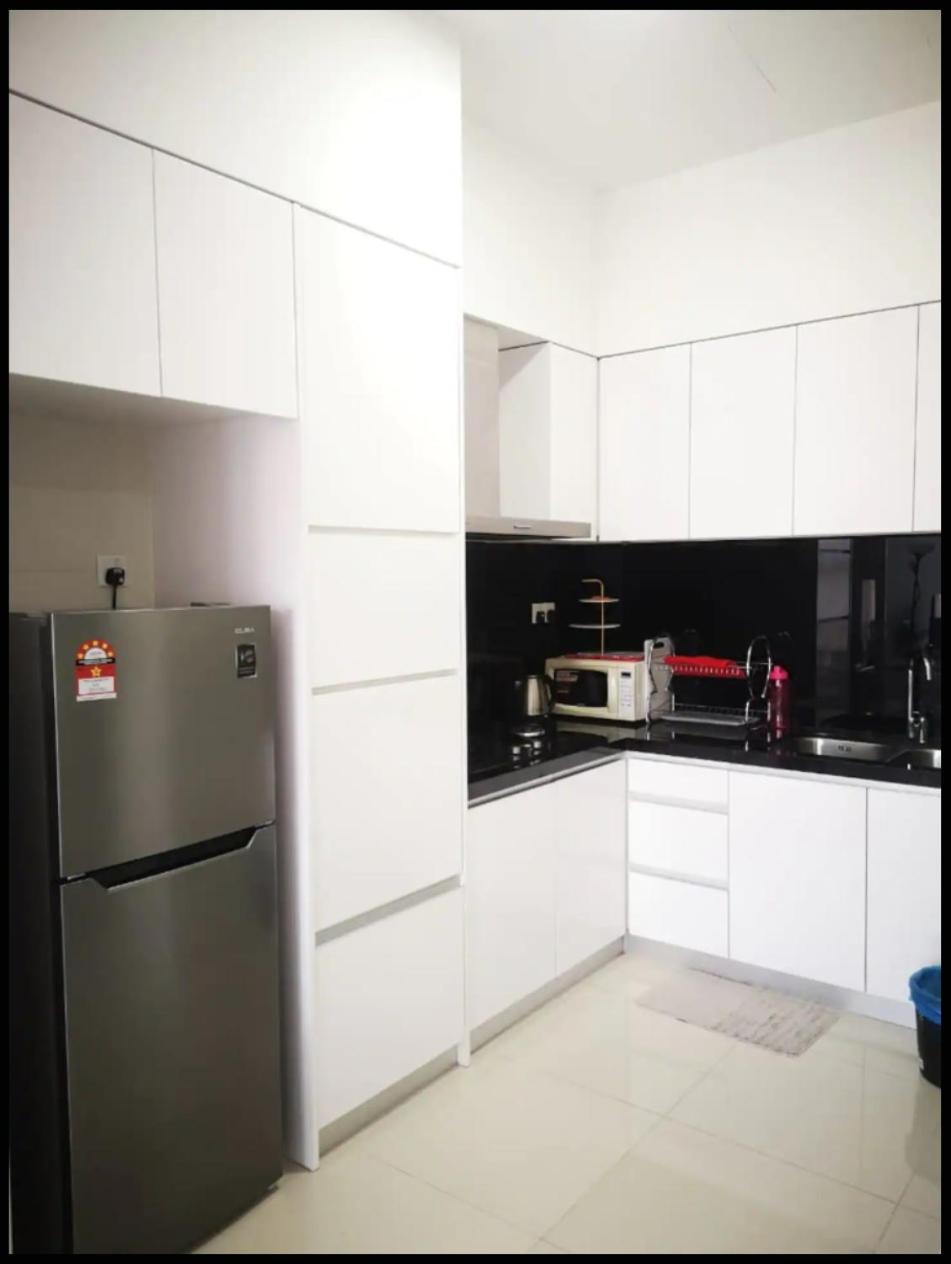 Executive 2-Bedroom Next to Paradigm Mall and New World Hotel photo 6