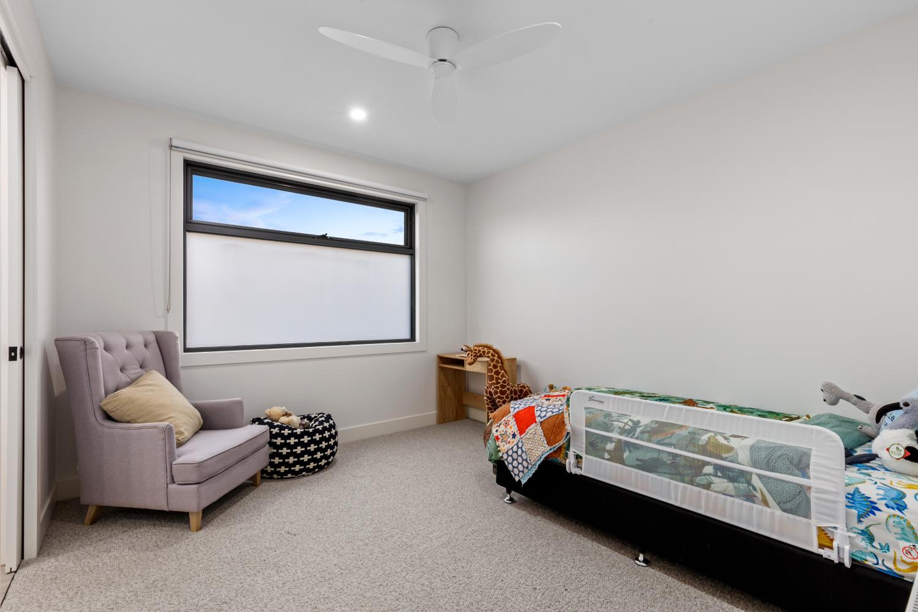 Sensational 4 Bedroom House - Free Parking - Free WIFI