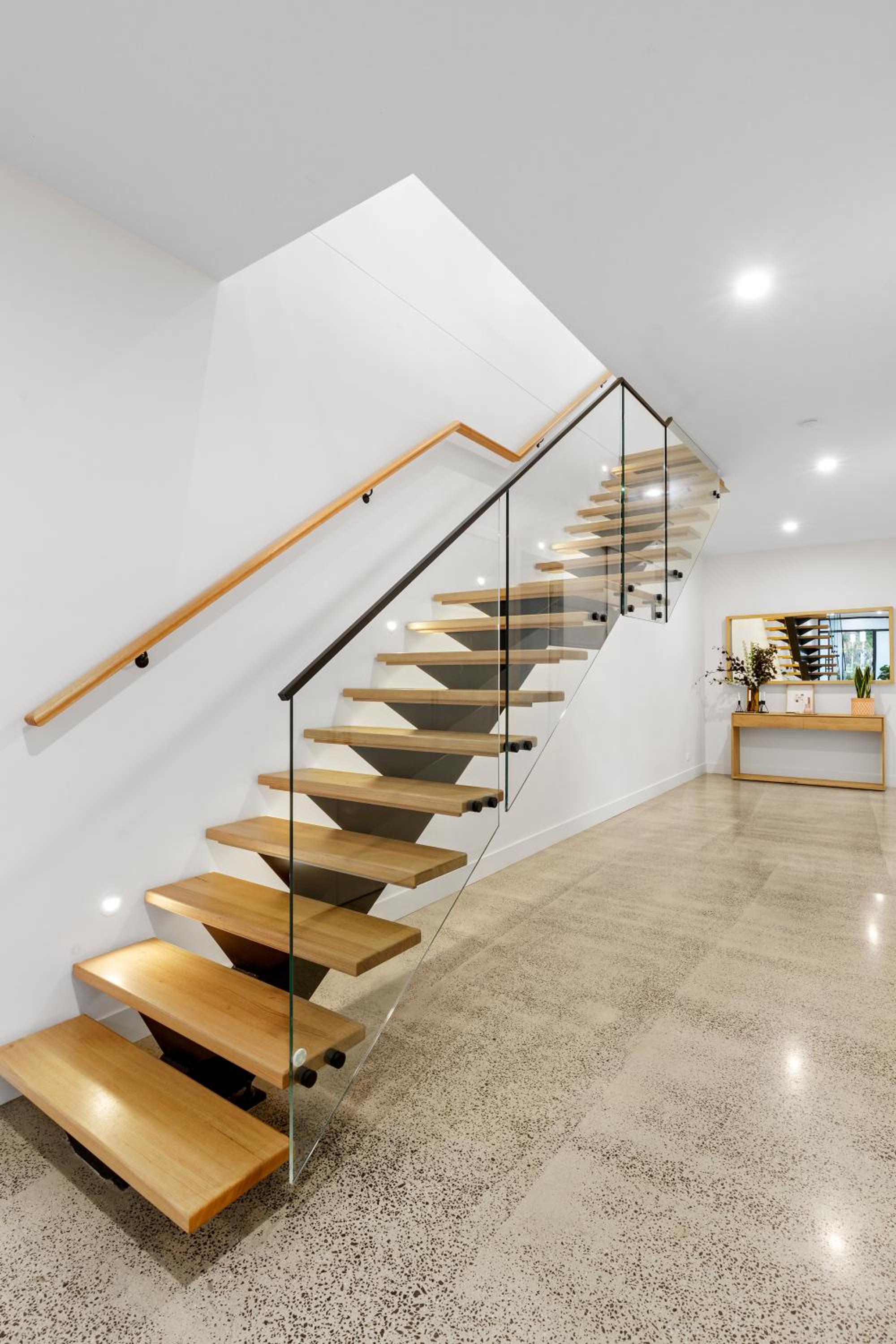 Sensational 4 Bedroom House - Free Parking - Free WIFI