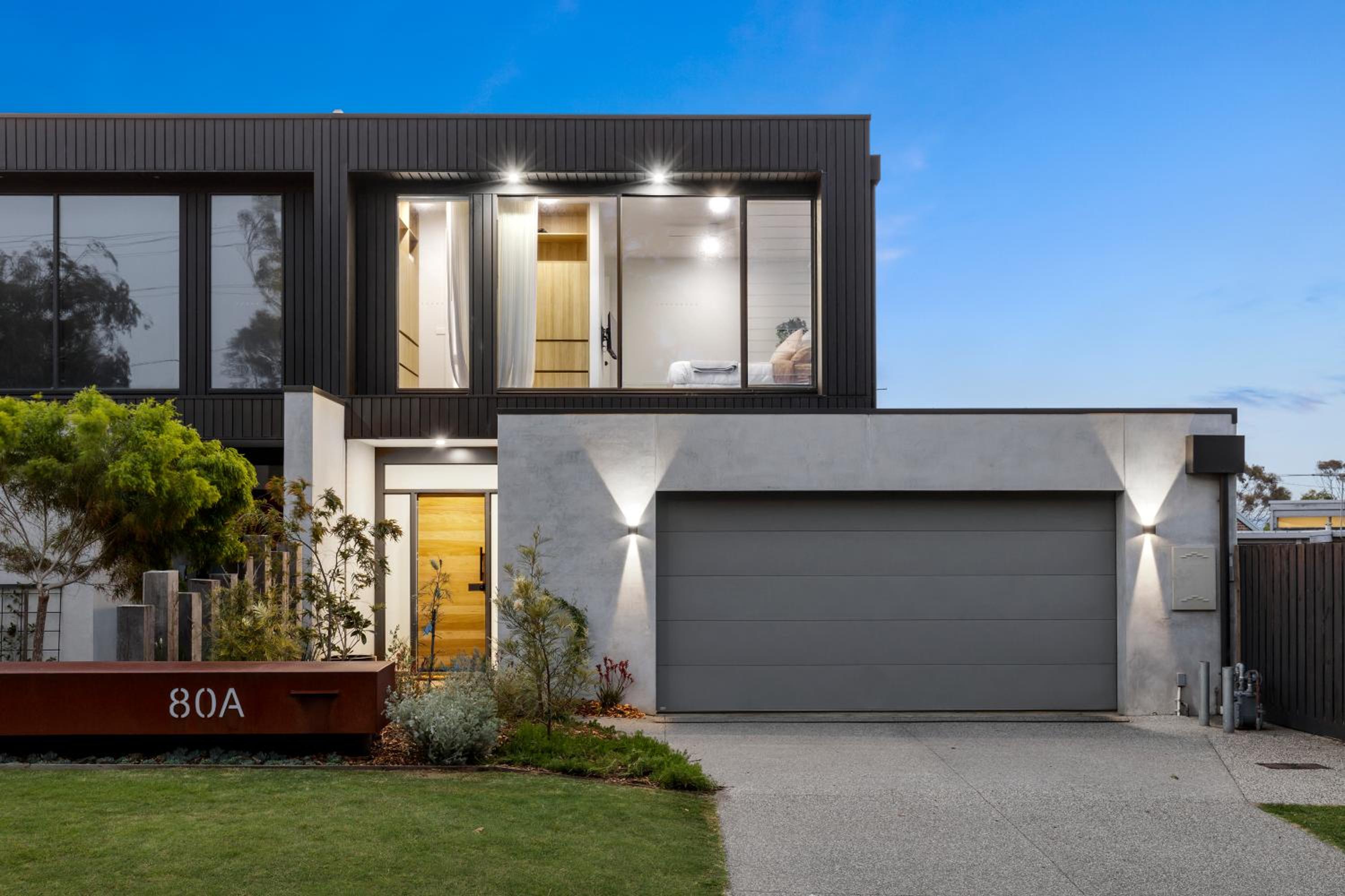Sensational 4 Bedroom House - Free Parking - Free WIFI