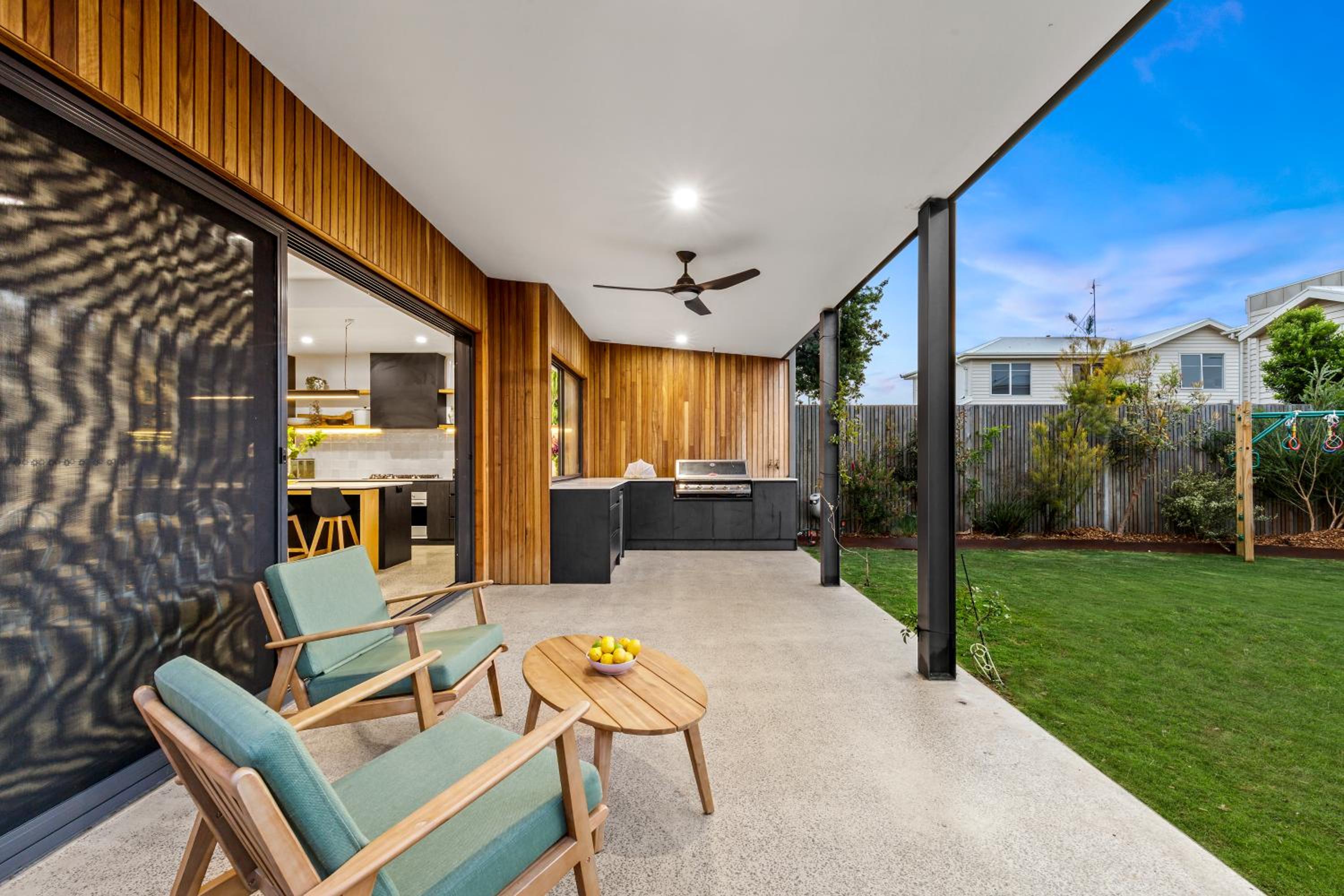 Sensational 4 Bedroom House - Free Parking - Free WIFI