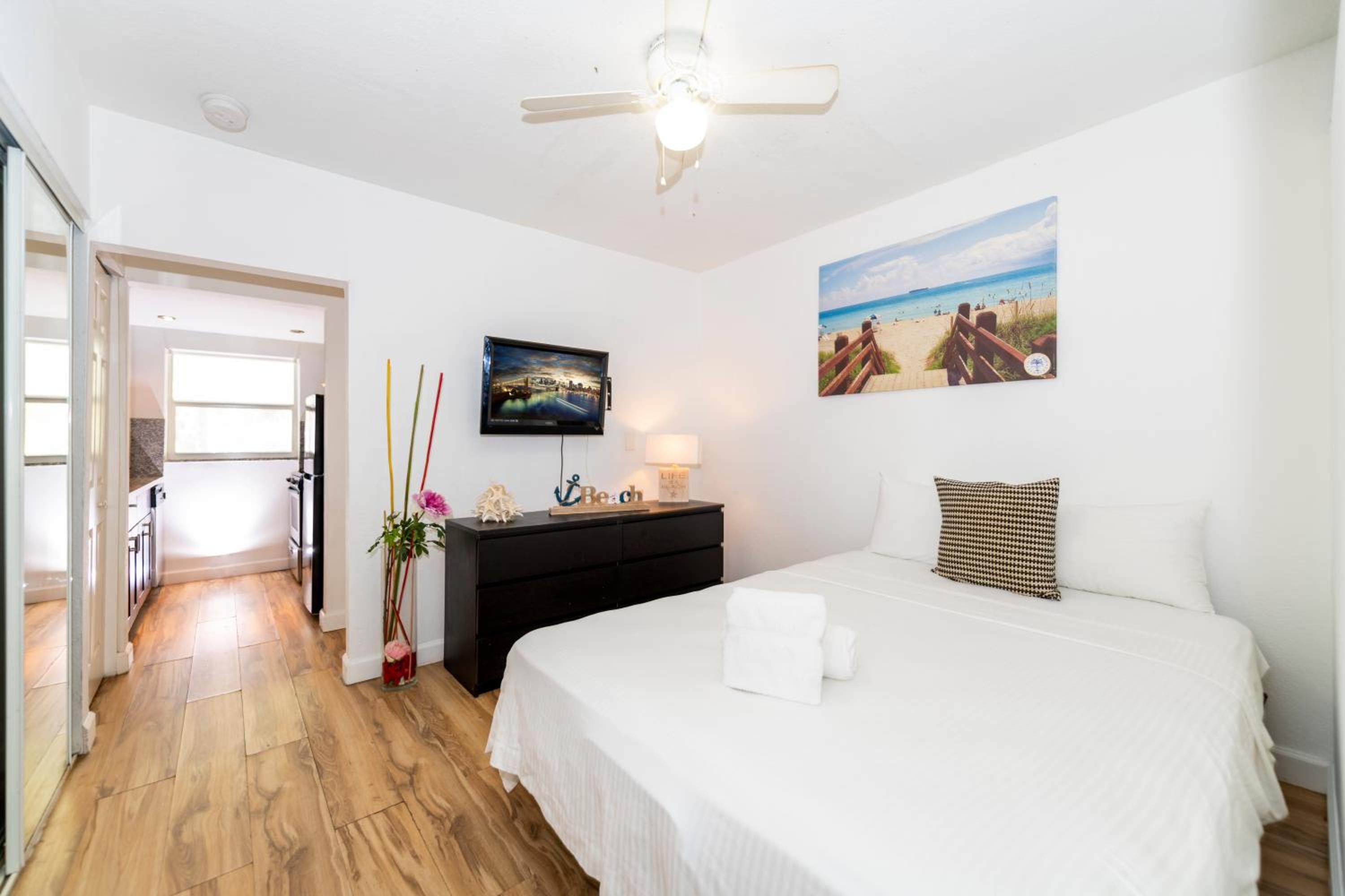 Sofi Beach Apartments
