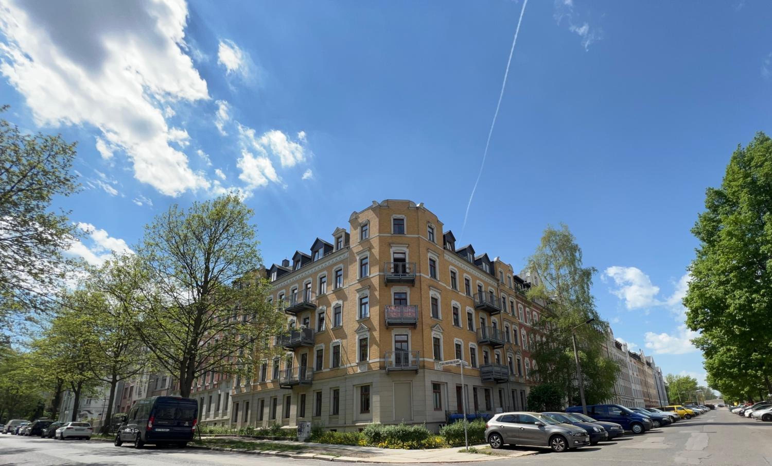 chic and calm with balcony in gorgeous kassberg