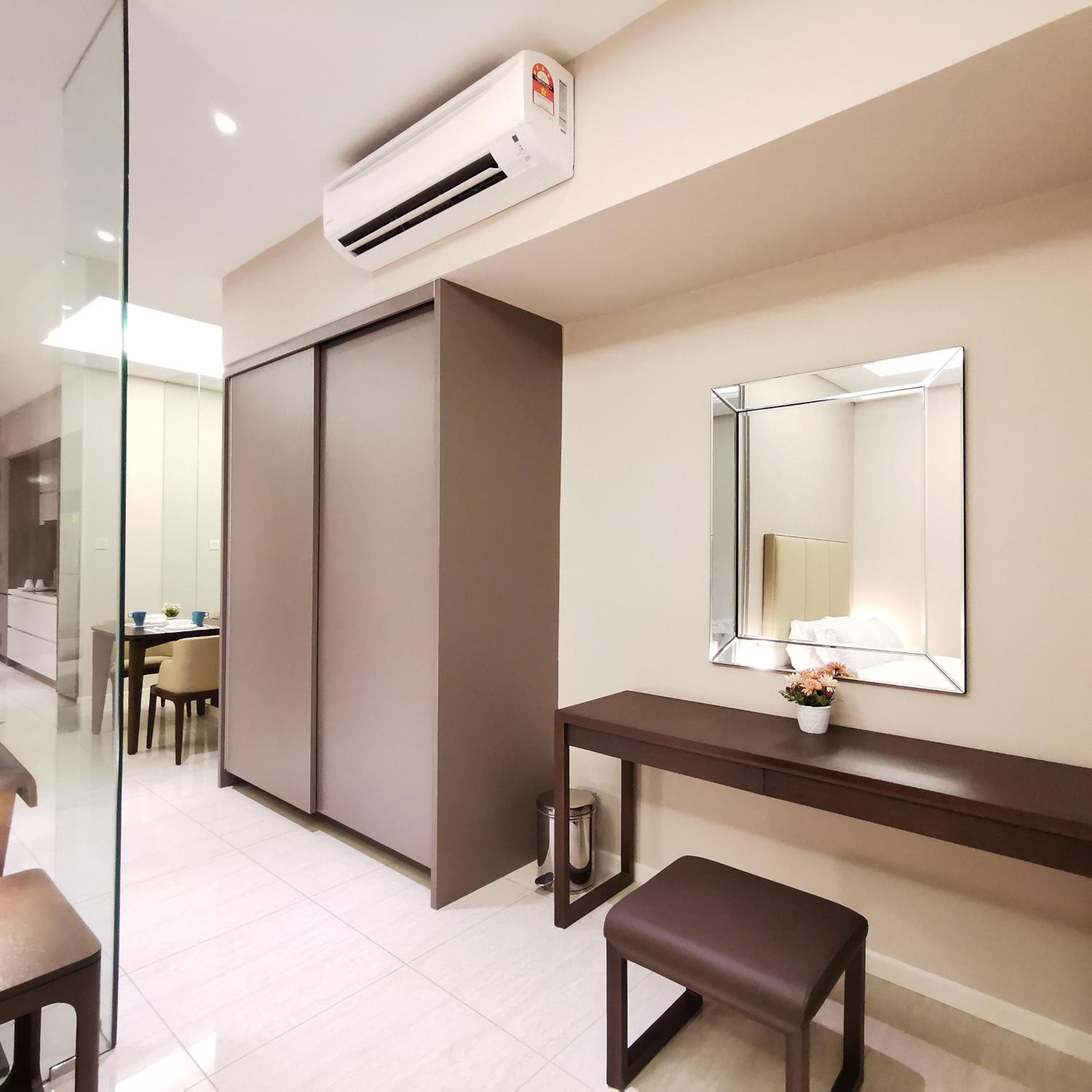 SKY POOL Luxury Suite 2-4Pax at KL City