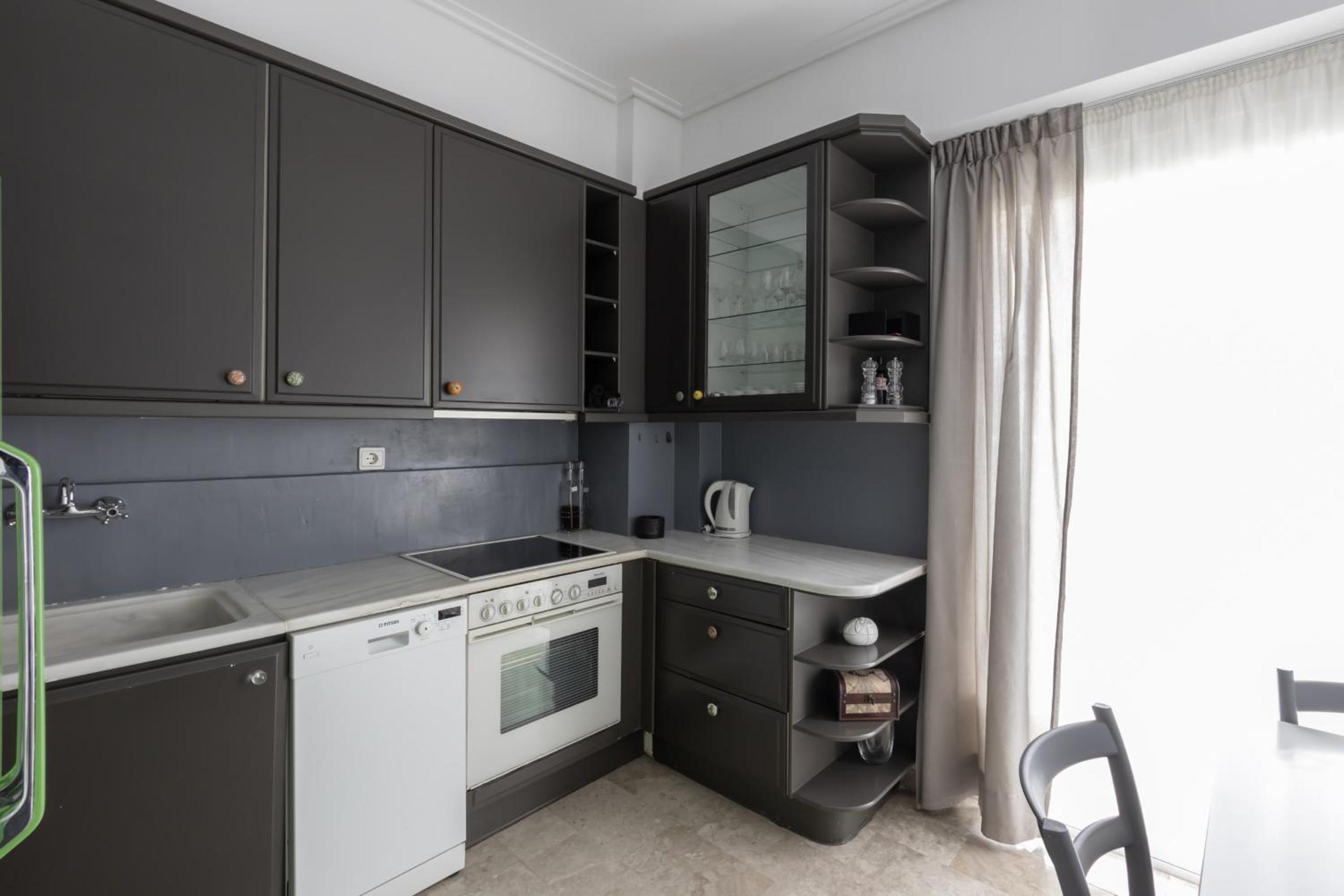 Deco Marble Apt with Acropolis view