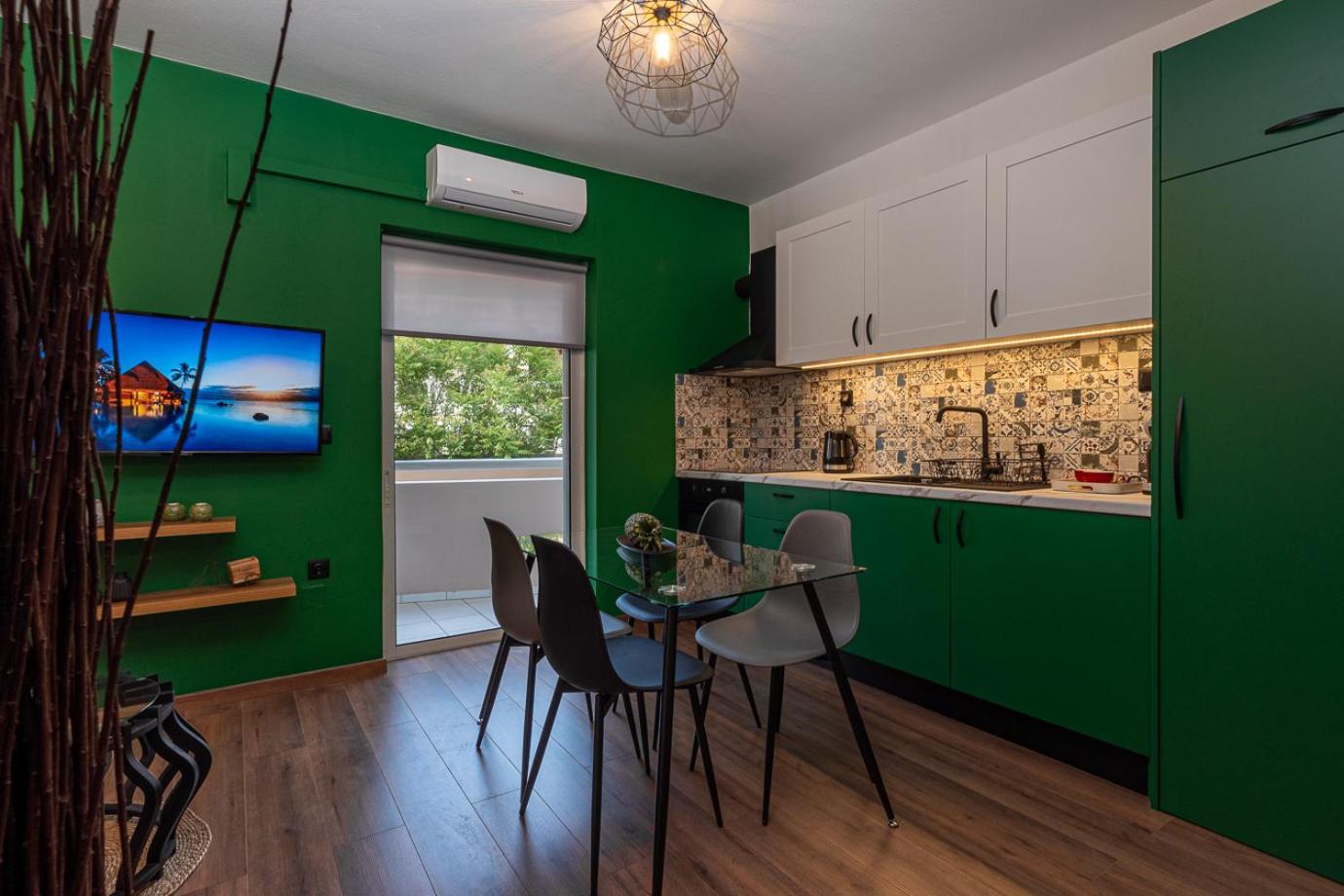 Kentia Modern/Artistic City Apartment