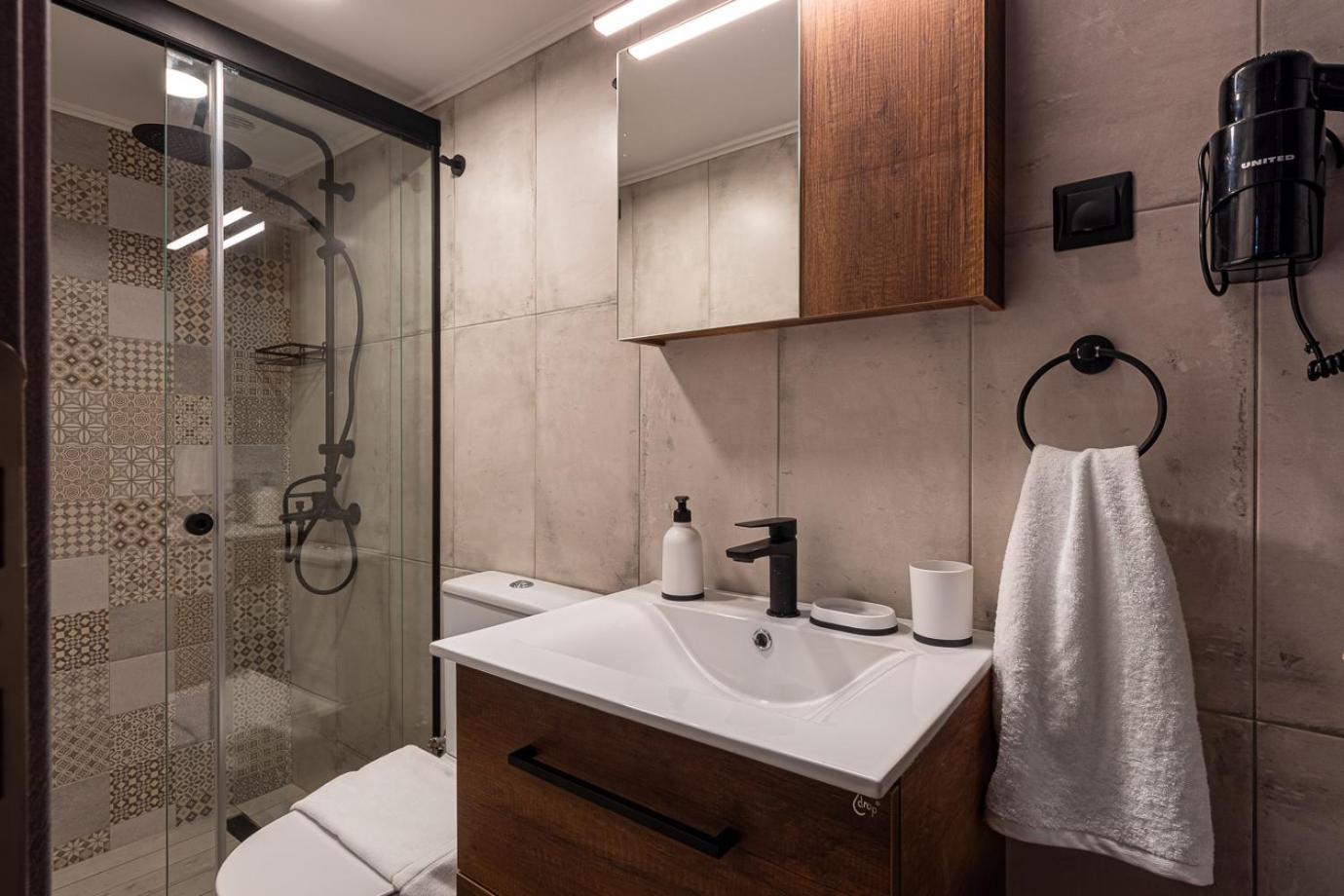Kentia Modern/Artistic City Apartment