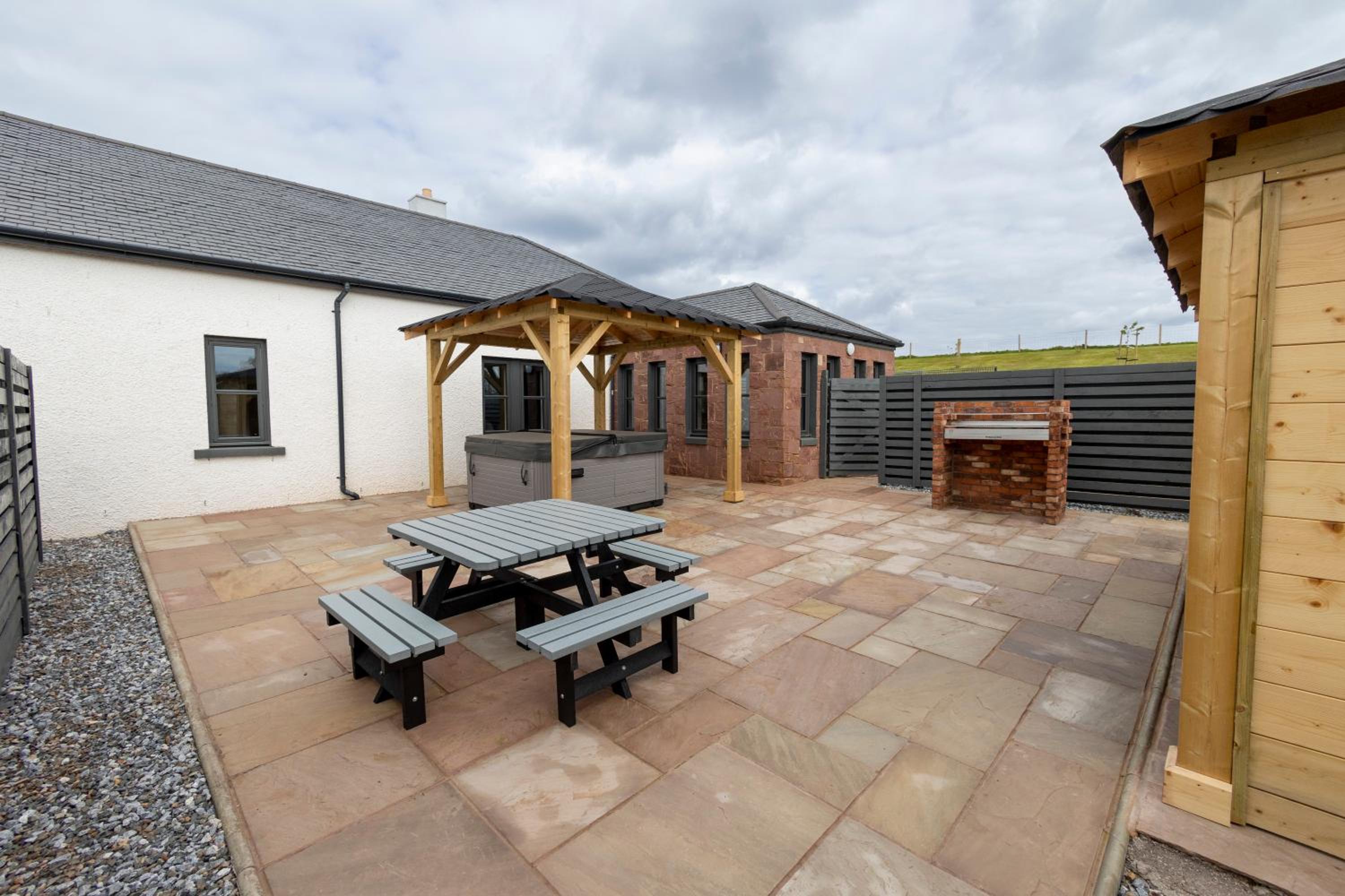 Westertonhill Holiday Lodges - Private Hot Tub Hire Available
