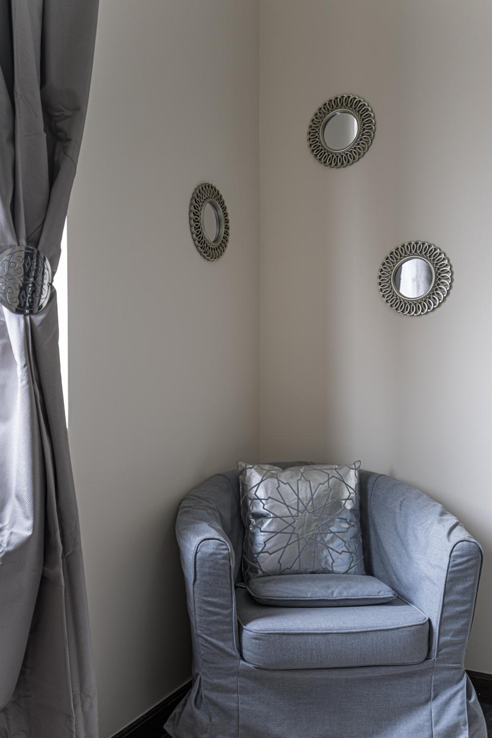 HiGuests - Large Apt in the Heart of Deira Near Clocktower