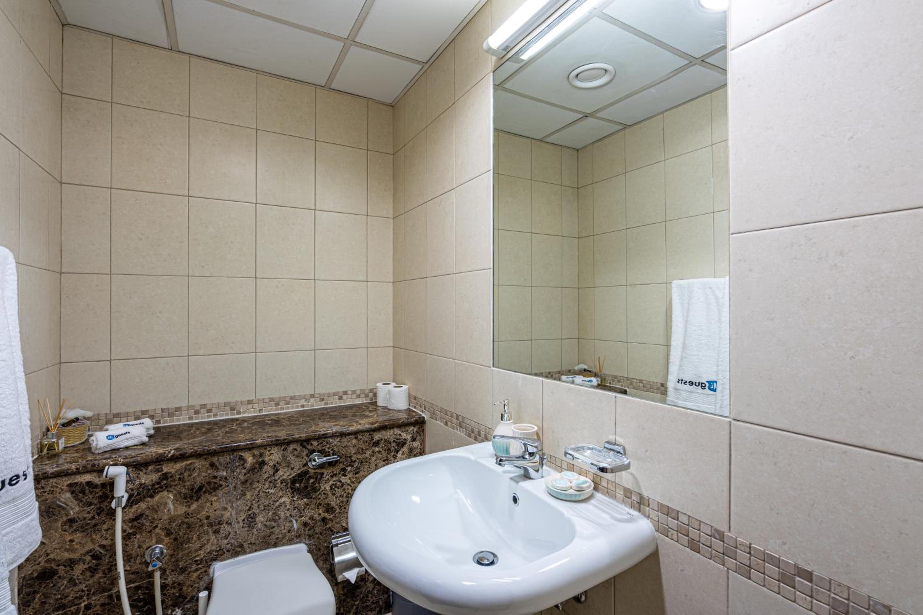 HiGuests - Large Apt in the Heart of Deira Near Clocktower