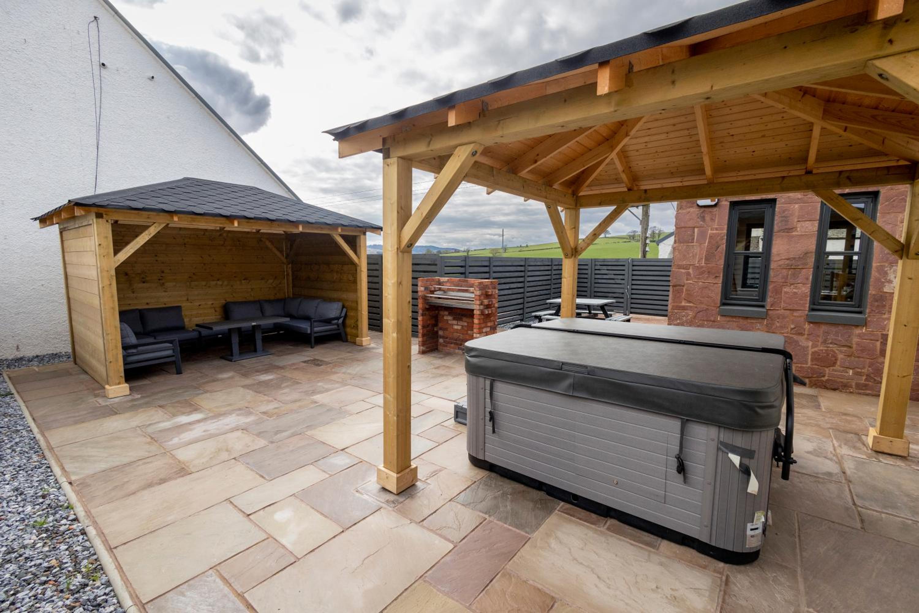 Westertonhill Holiday Lodges - Private Hot Tub Hire Available