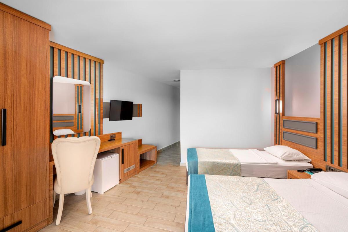 Blue Star Hotel - Image 17