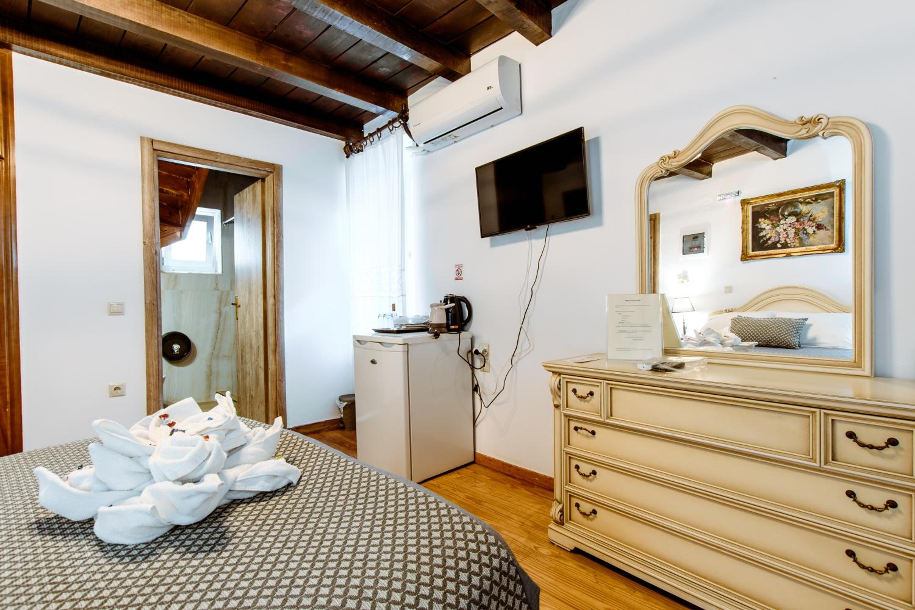 Bozzali Deluxe Hotel