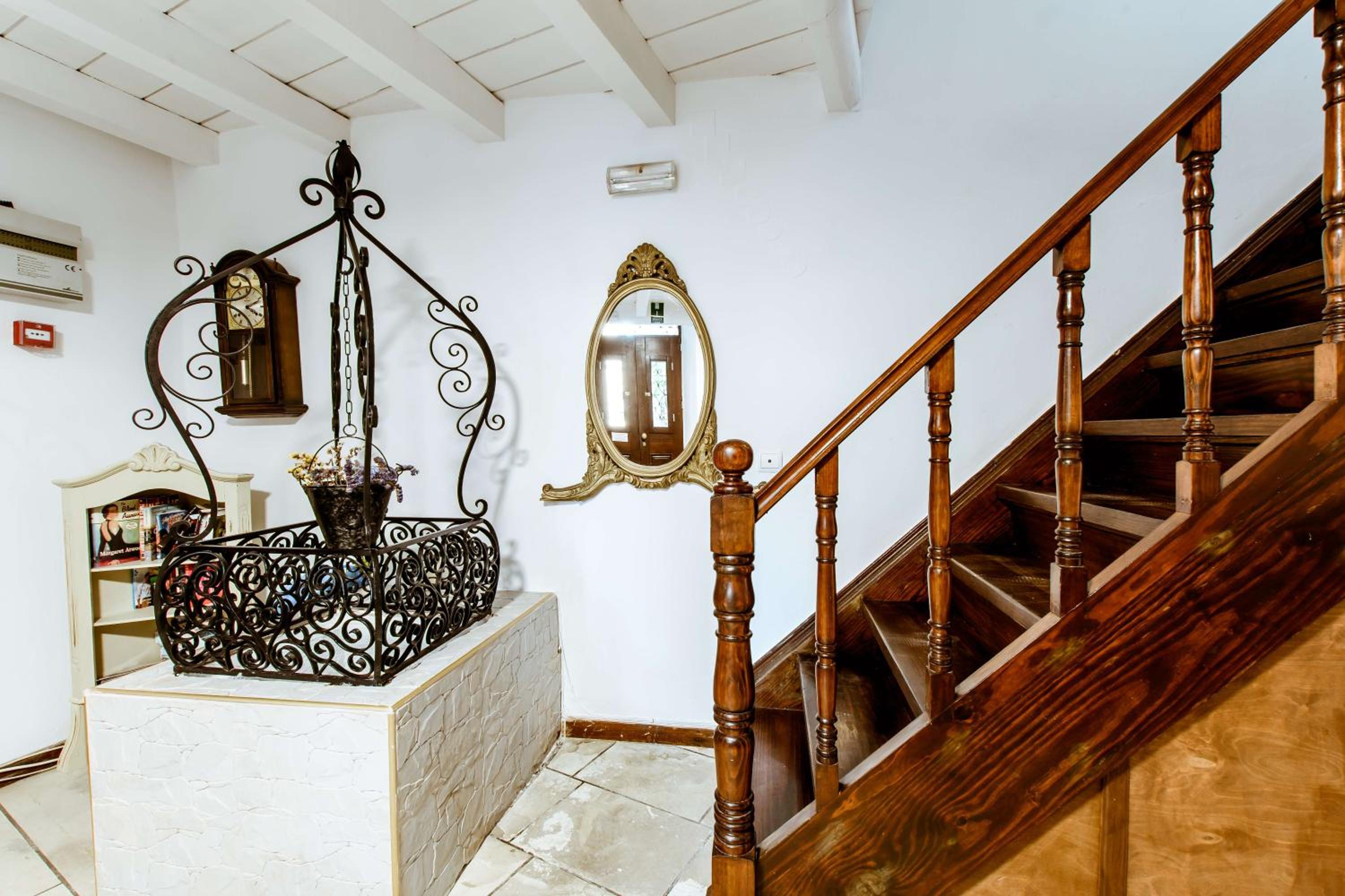 Bozzali Deluxe Hotel