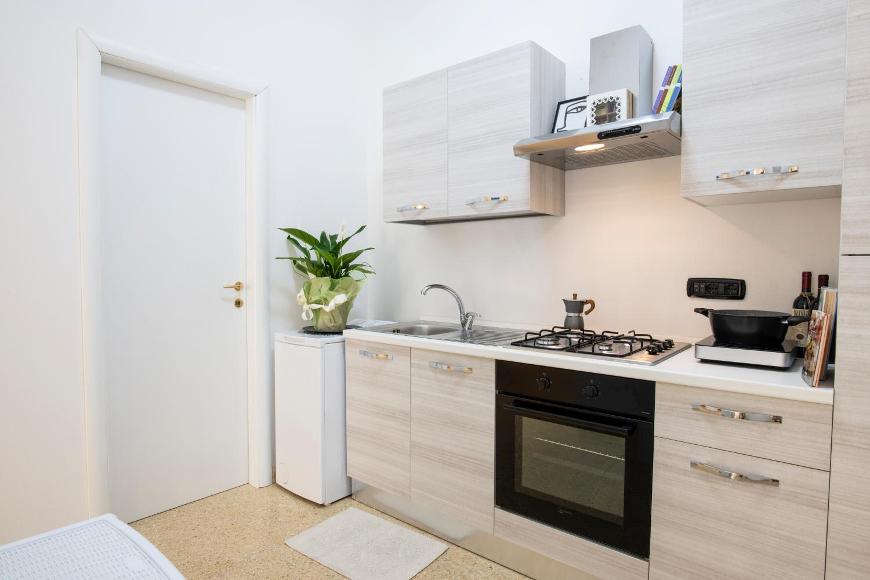 Corner Cavour Apartment en Sassari — kitchen