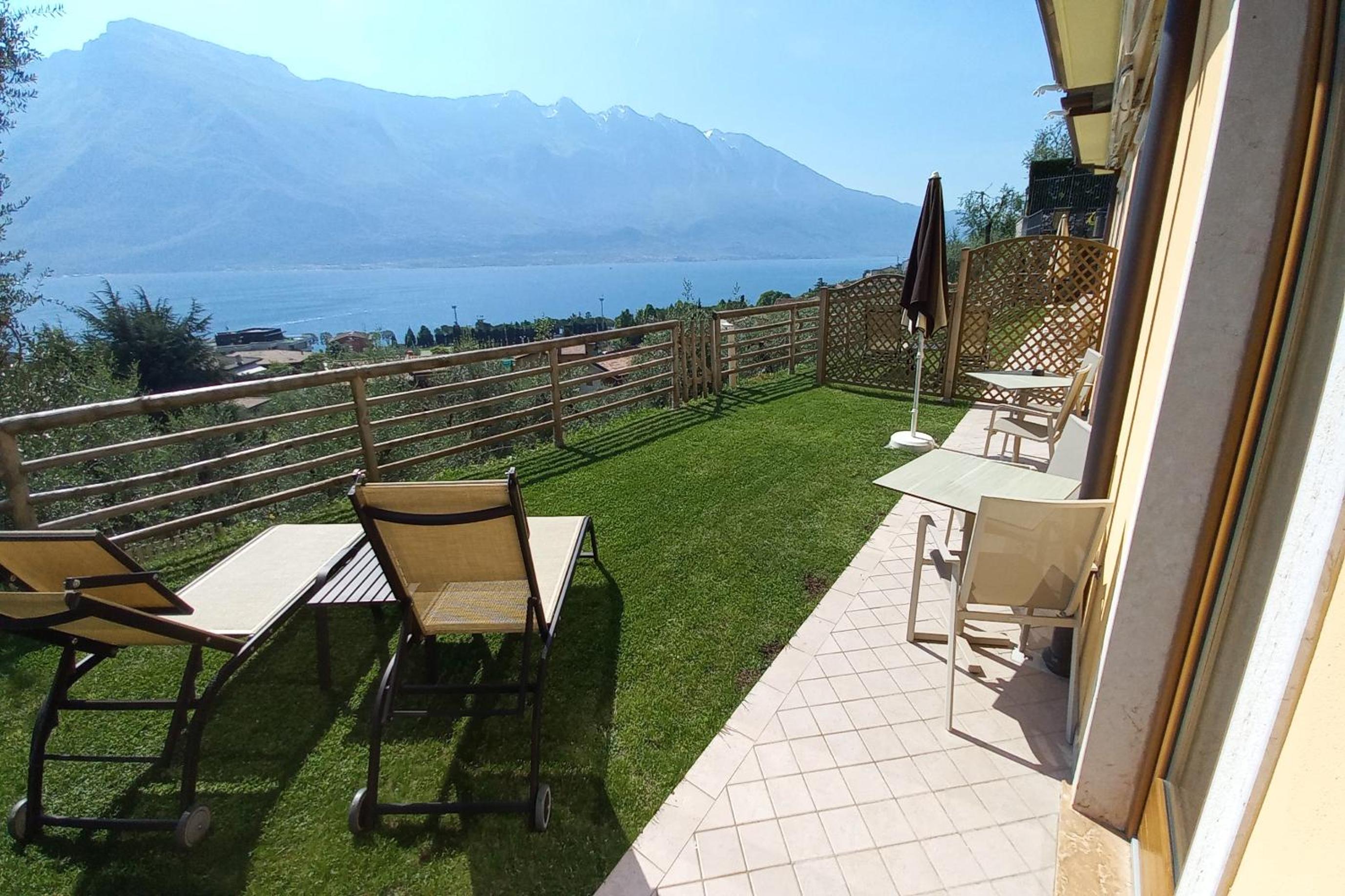 Villa Imelda, panoramic apartments with Lake Garda views view 5