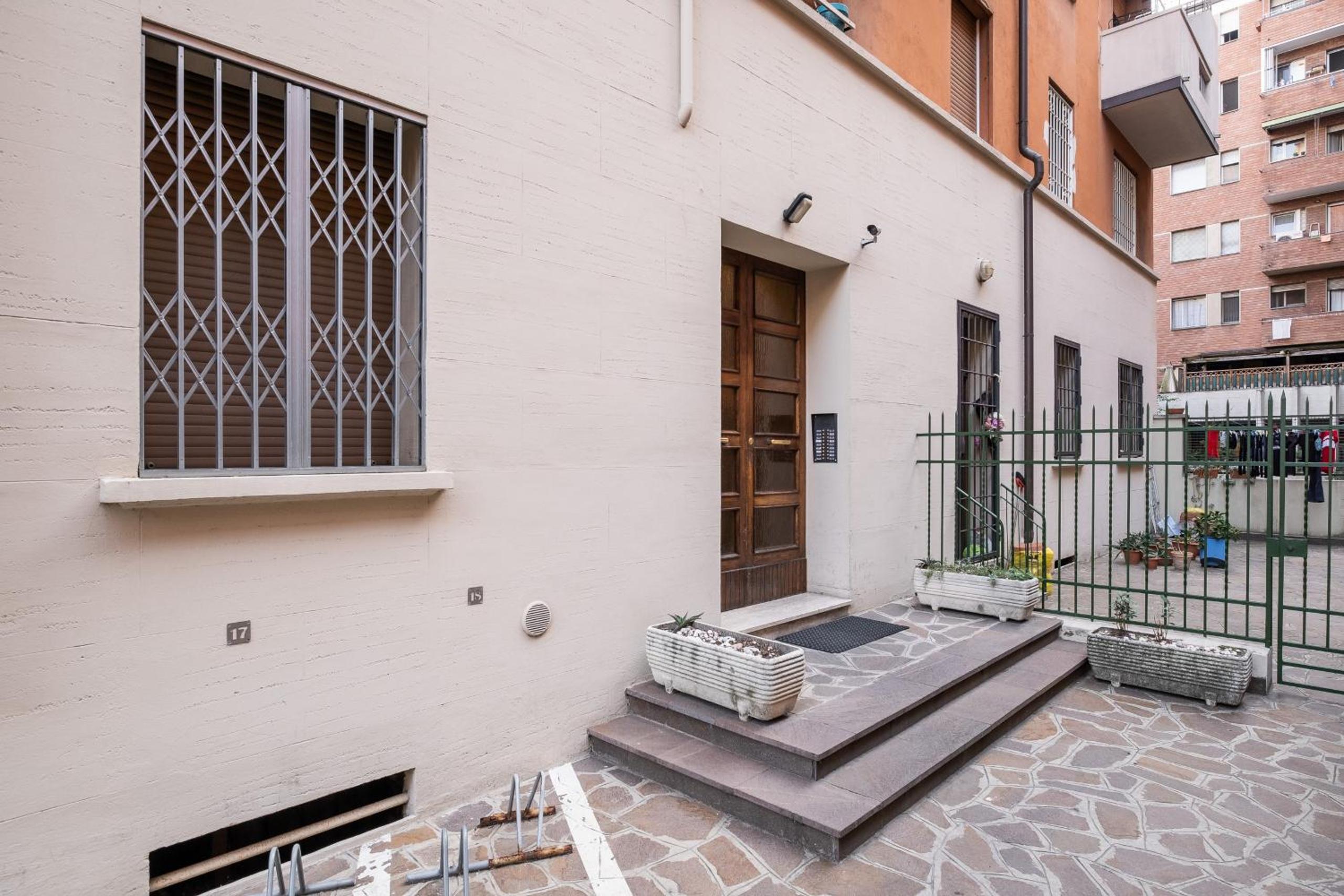 Porta Mascarella Apartment by Wonderful Italy view 2