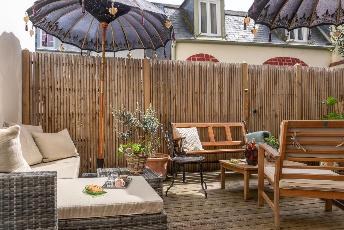 outdoor BBQ area