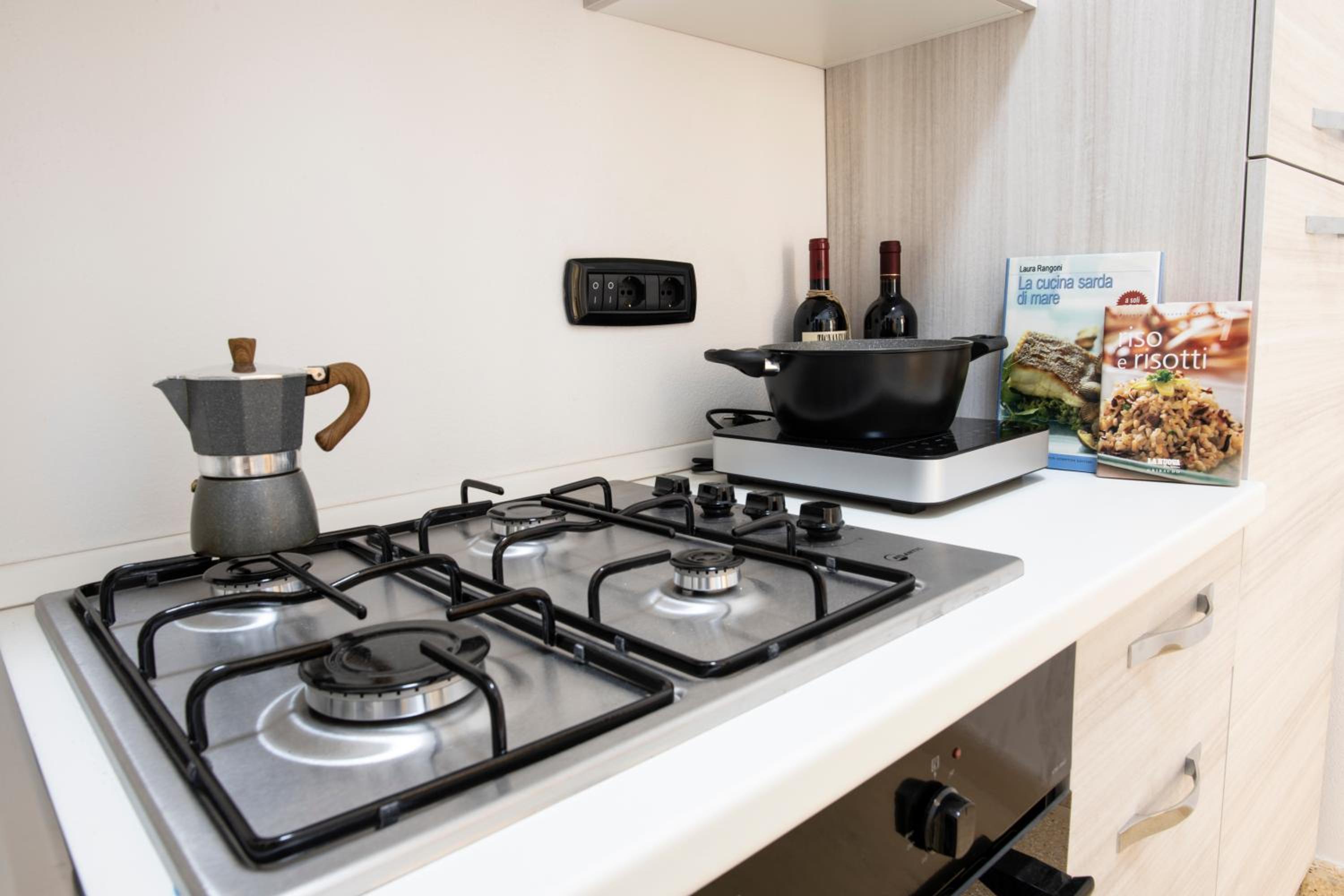 Corner Cavour Apartment en Sassari — kitchen