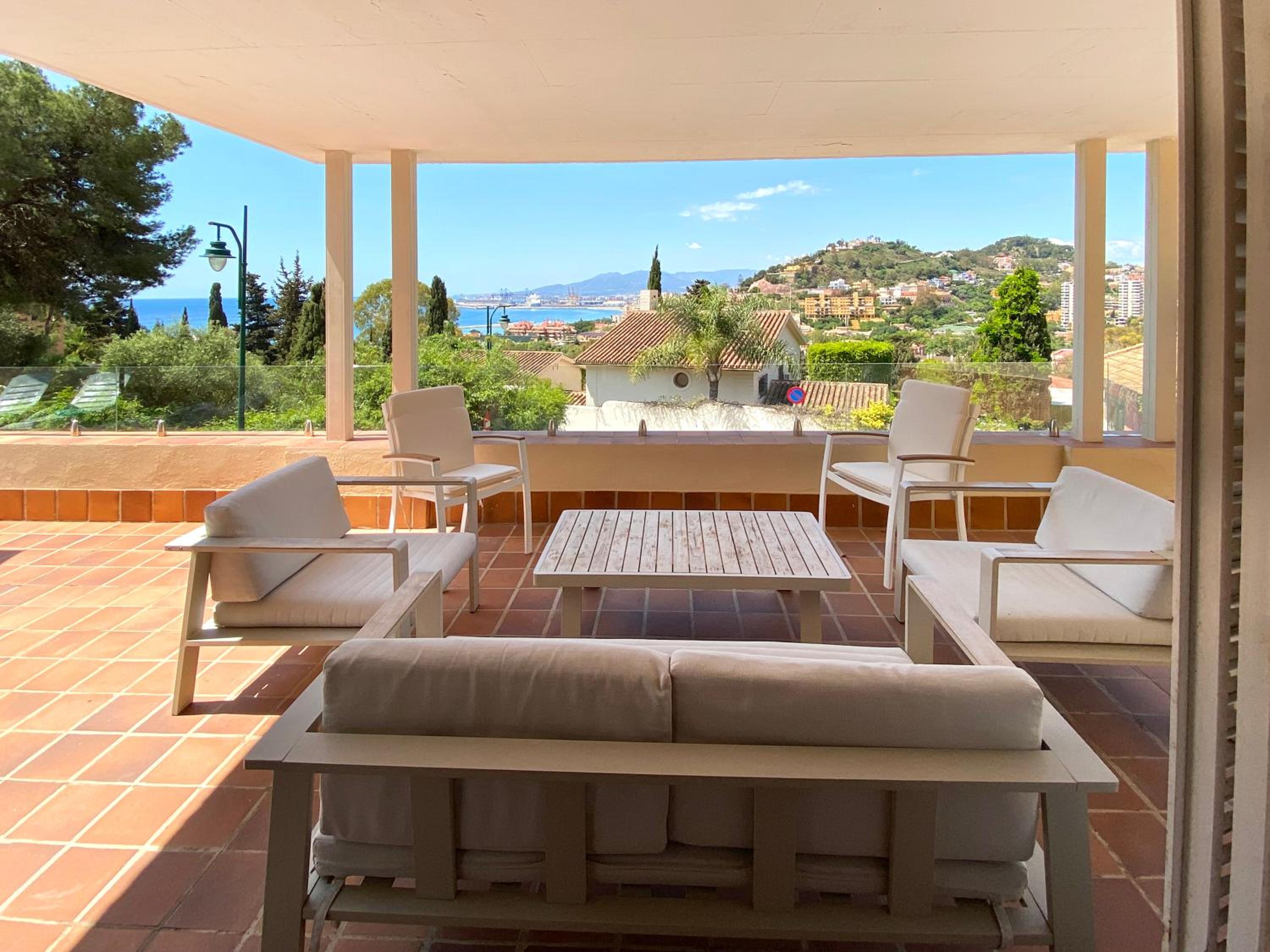 Santa Catalina Home