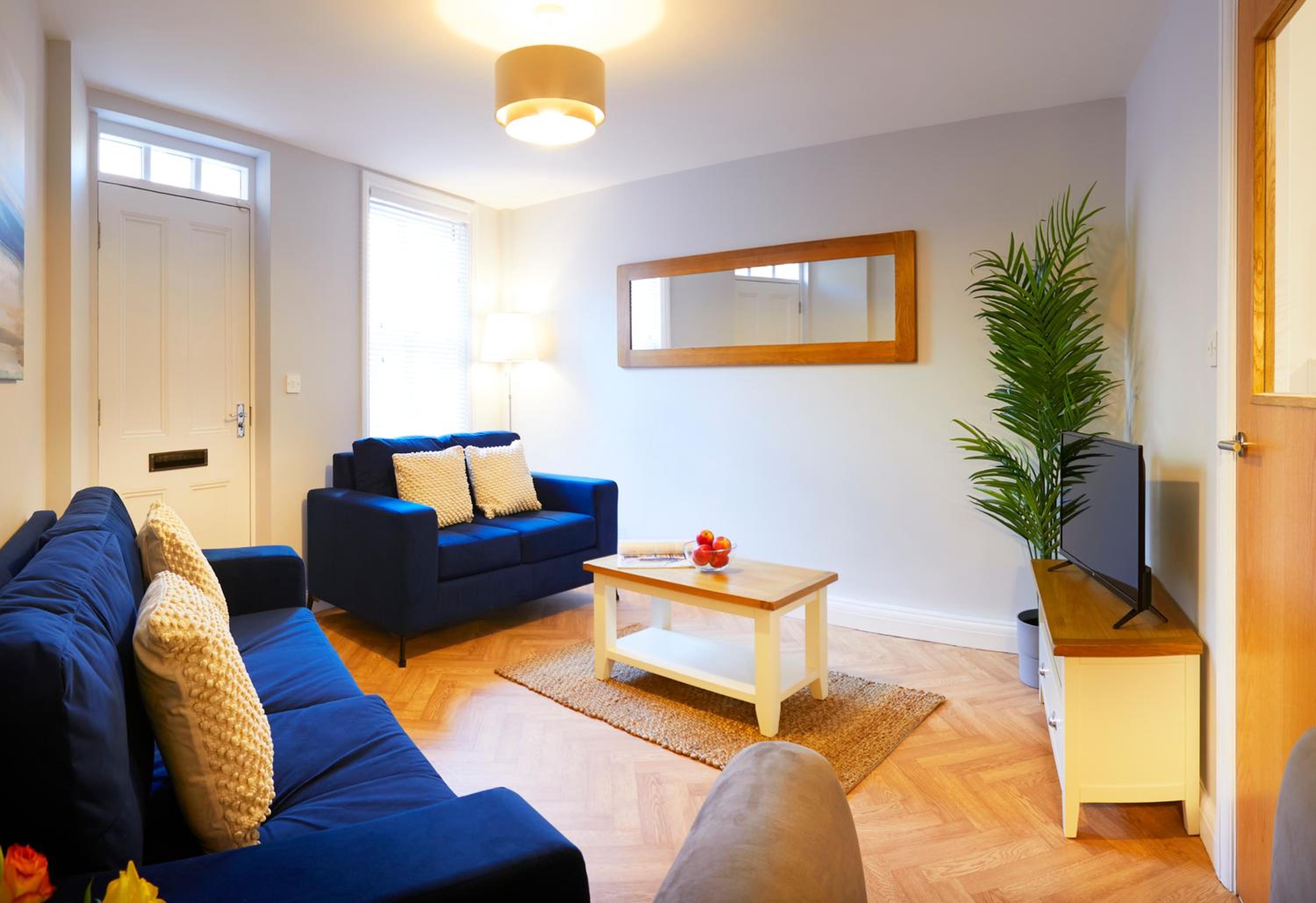 Charming 4-bed Townhouse on South Cliff view 4