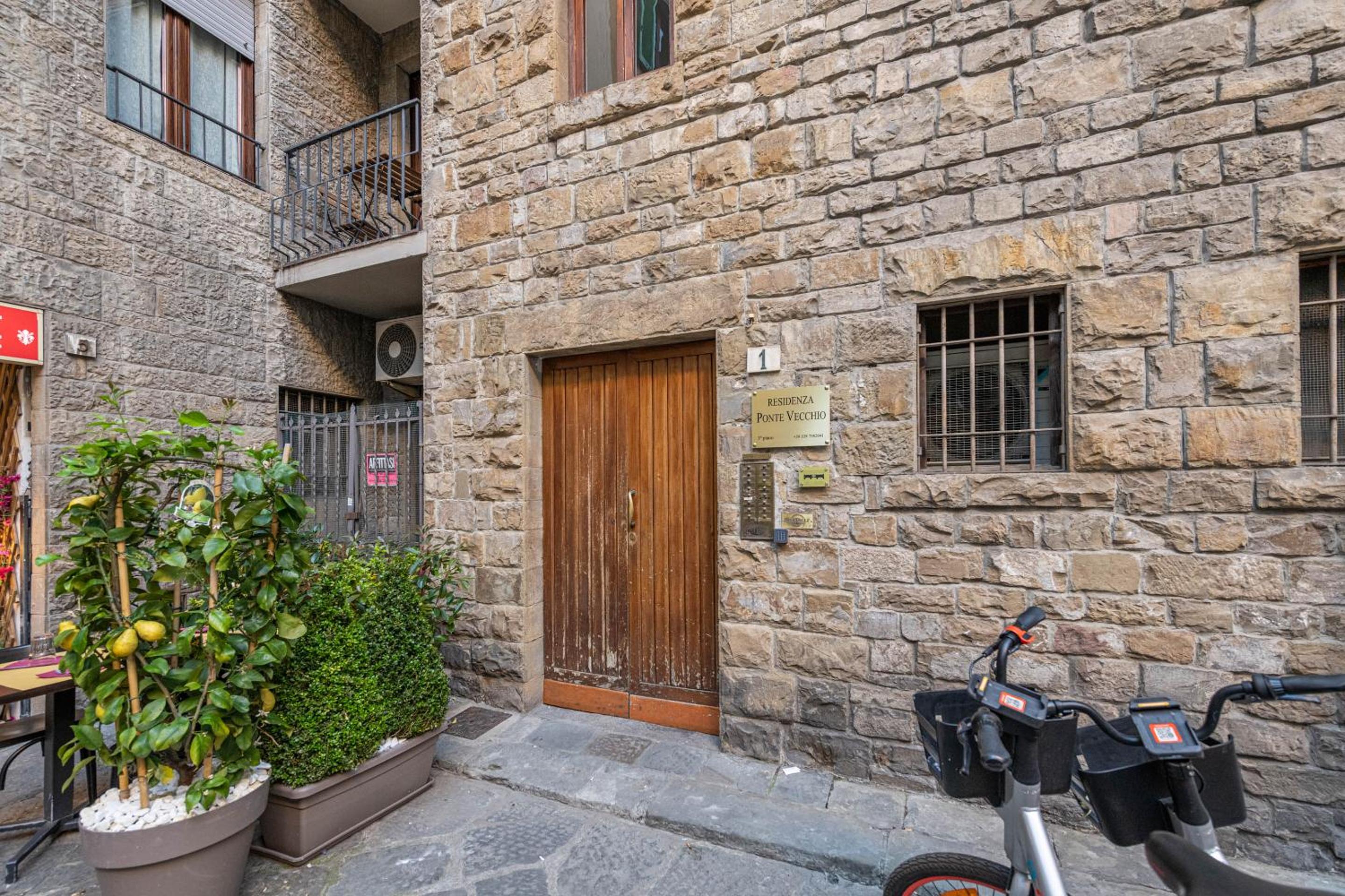 Apartments Florence - Santo Stefano's Mirror