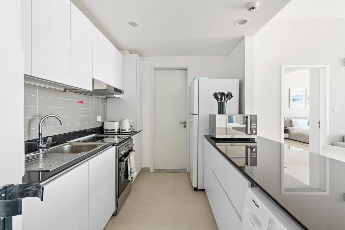 Premium 2BR - Fully Furnished & Equipped