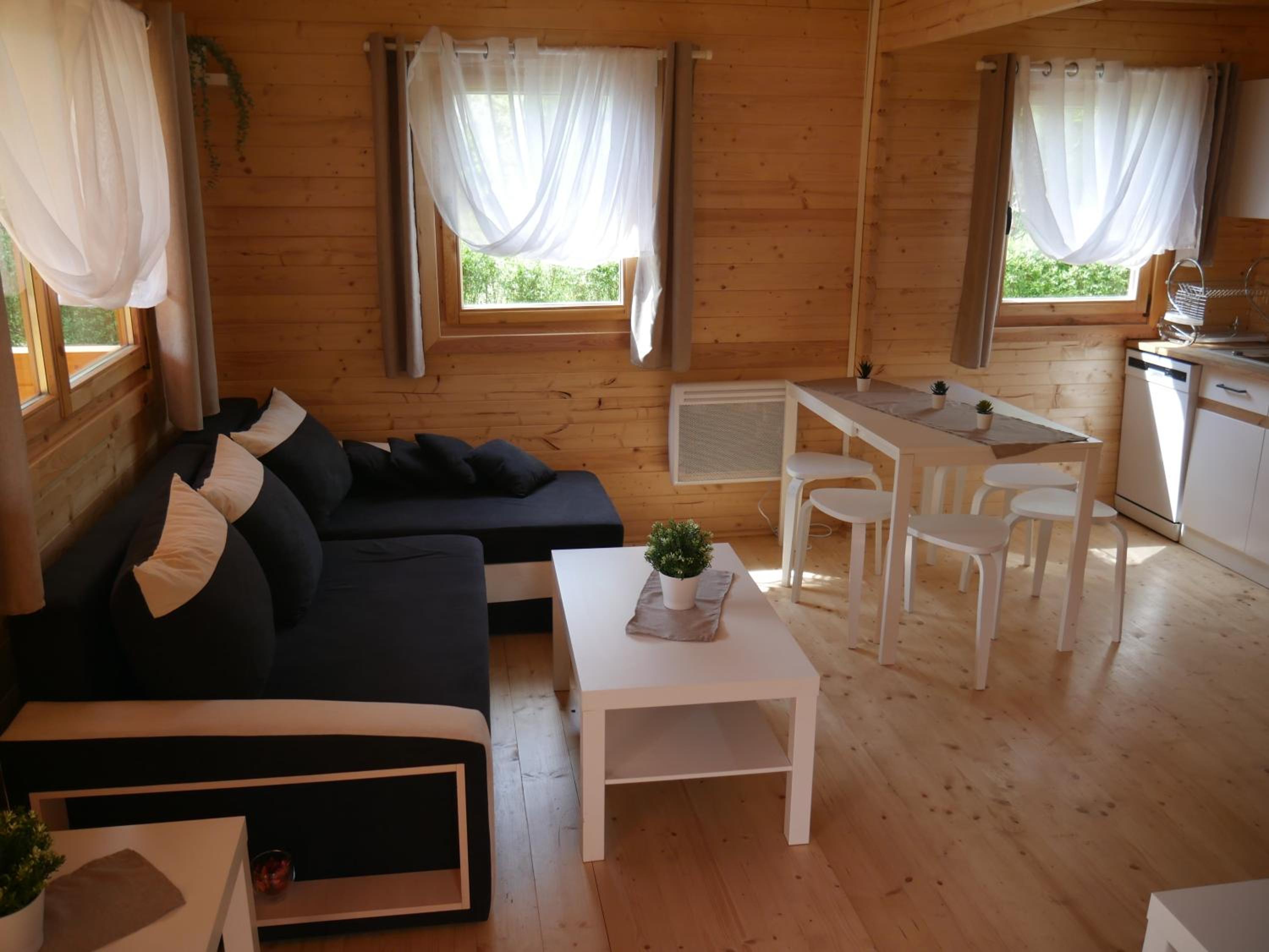 Domel letniskowy drewniany nad Jeziorem Strzeszowskim nowy view 2