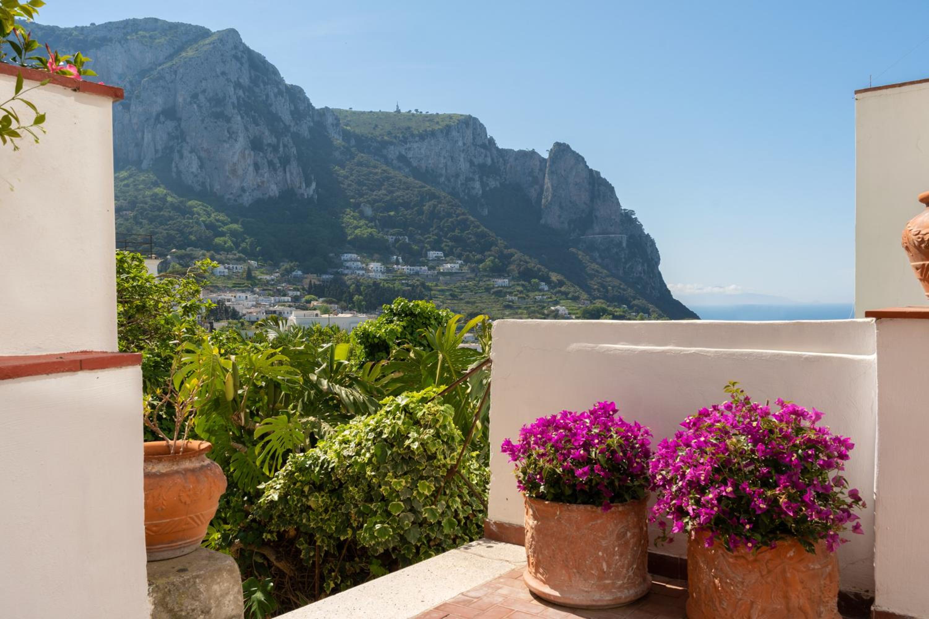 Capri Town Apartments