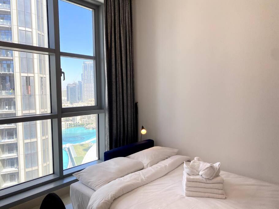 Lux BnB Standpoint Tower Burj & Fountain Views